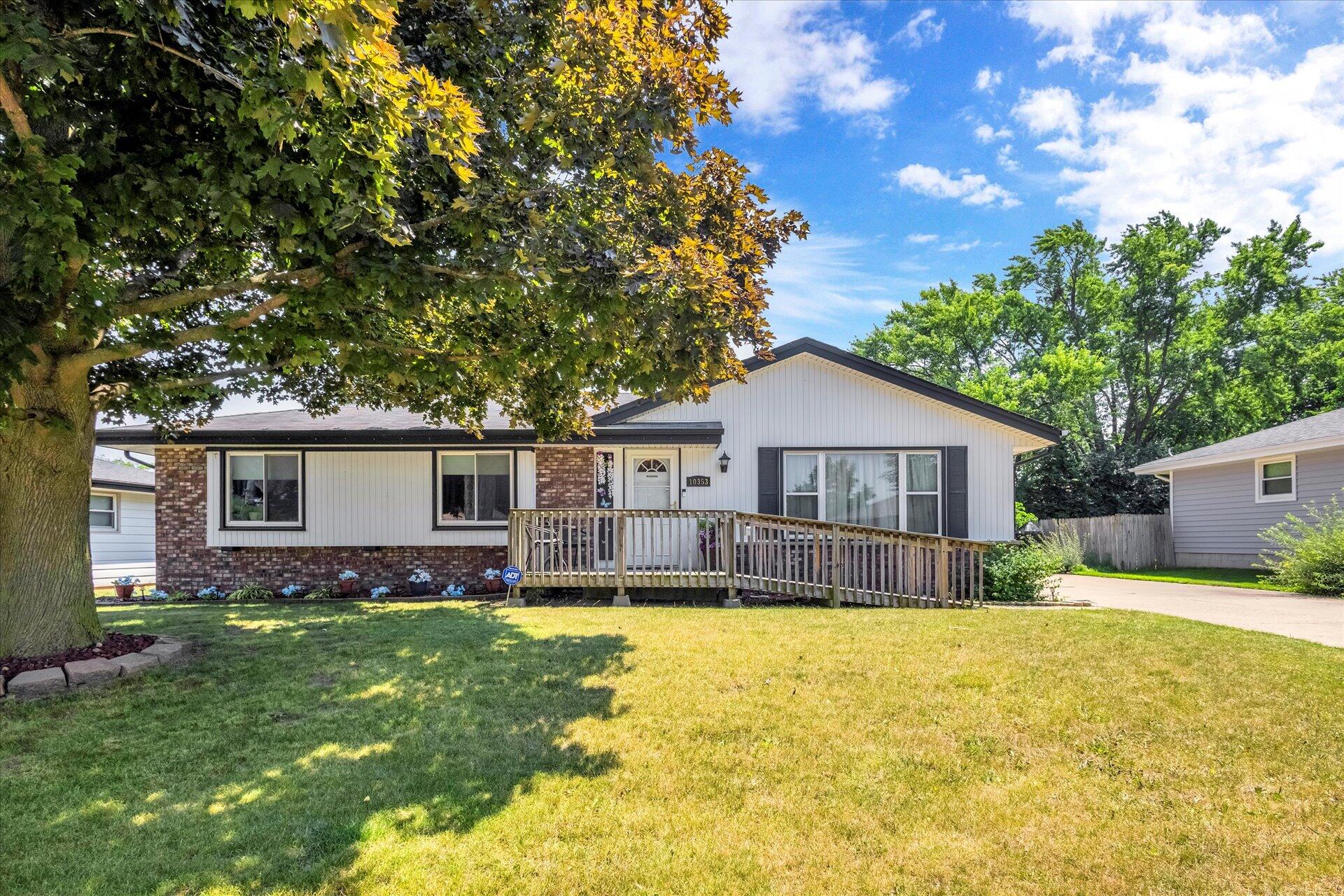 10353 W Sylvia St