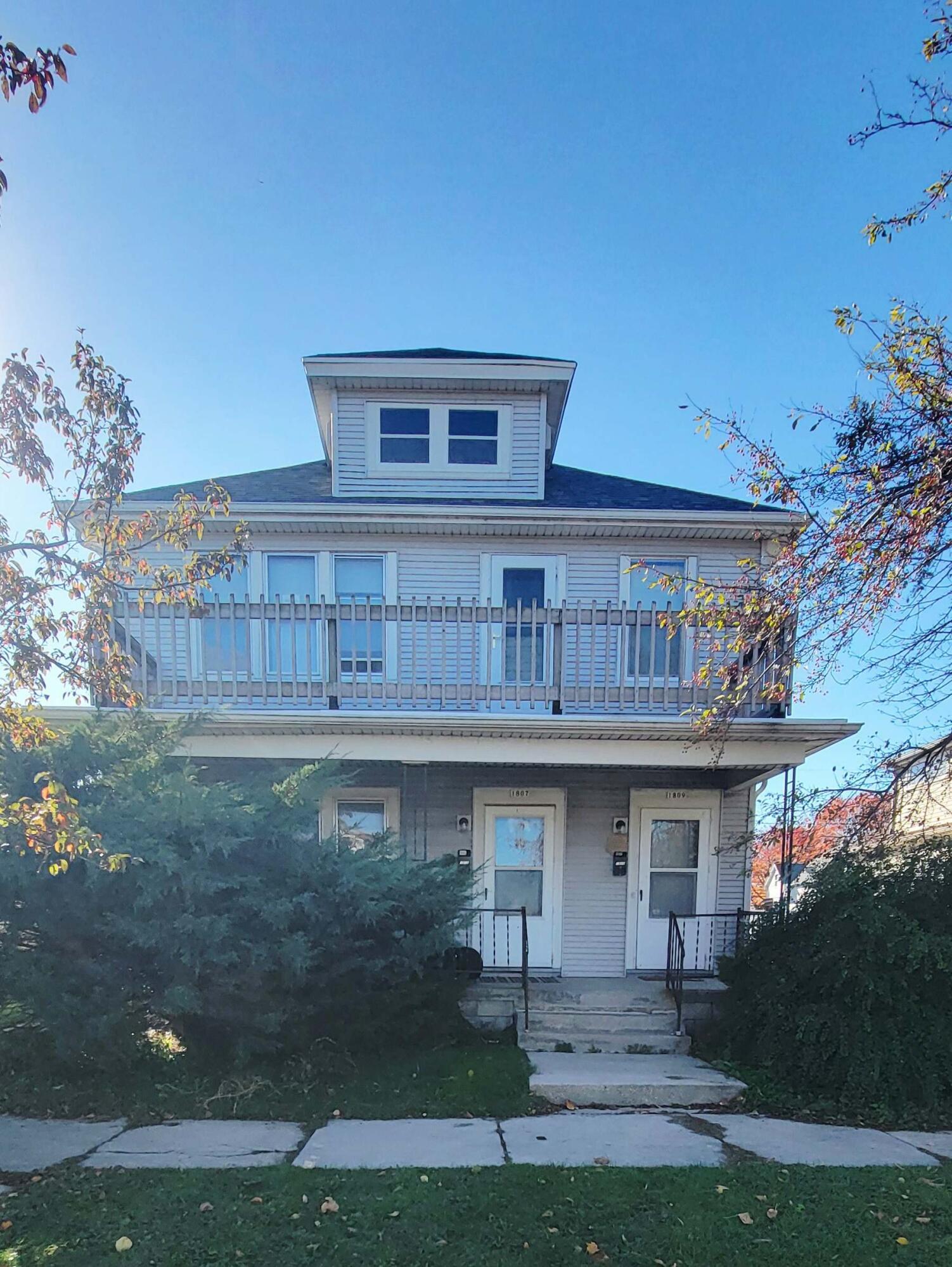 1807 Saemann Ave