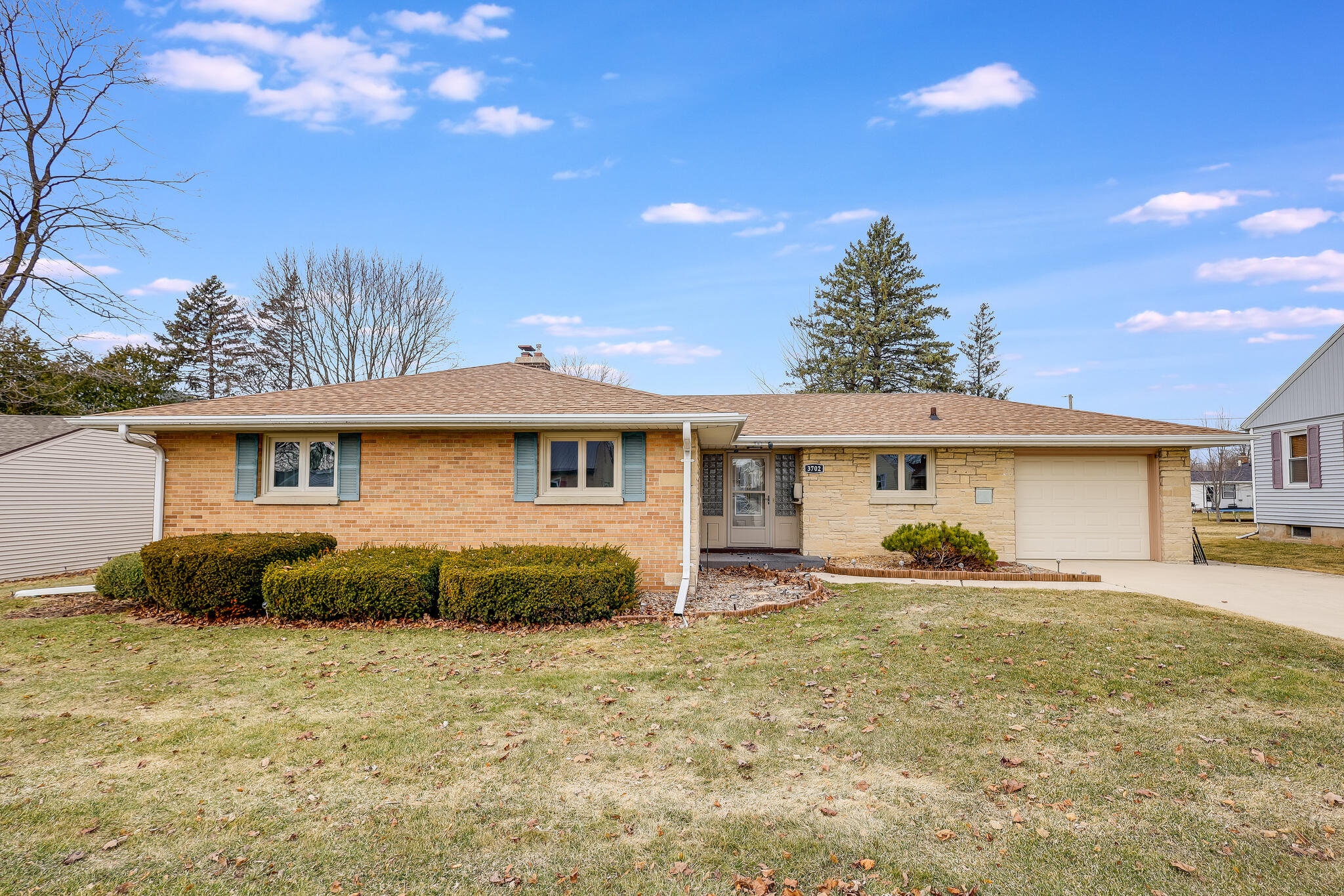 3702 Schroeder Dr