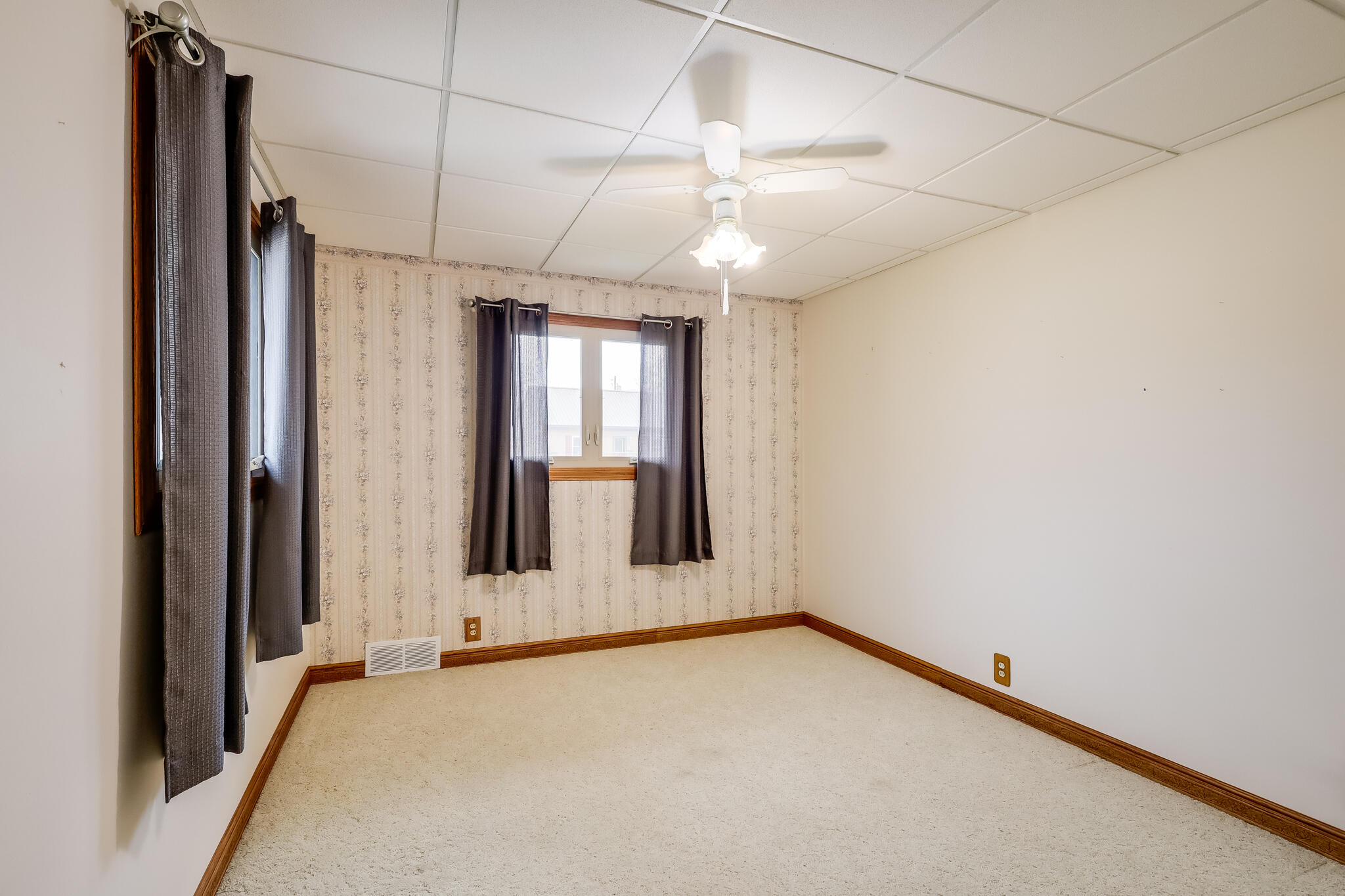 3702 Schroeder Dr
