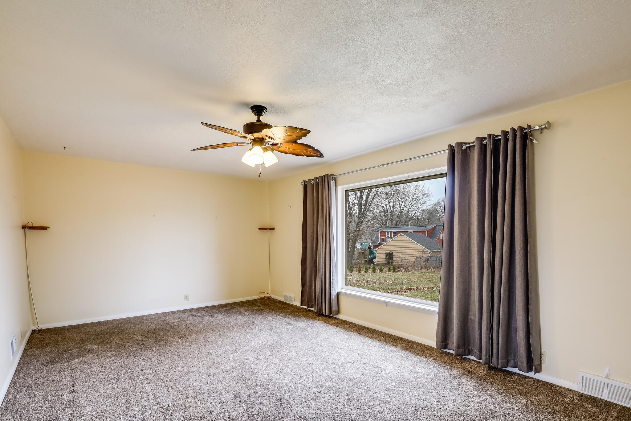 3702 Schroeder Dr