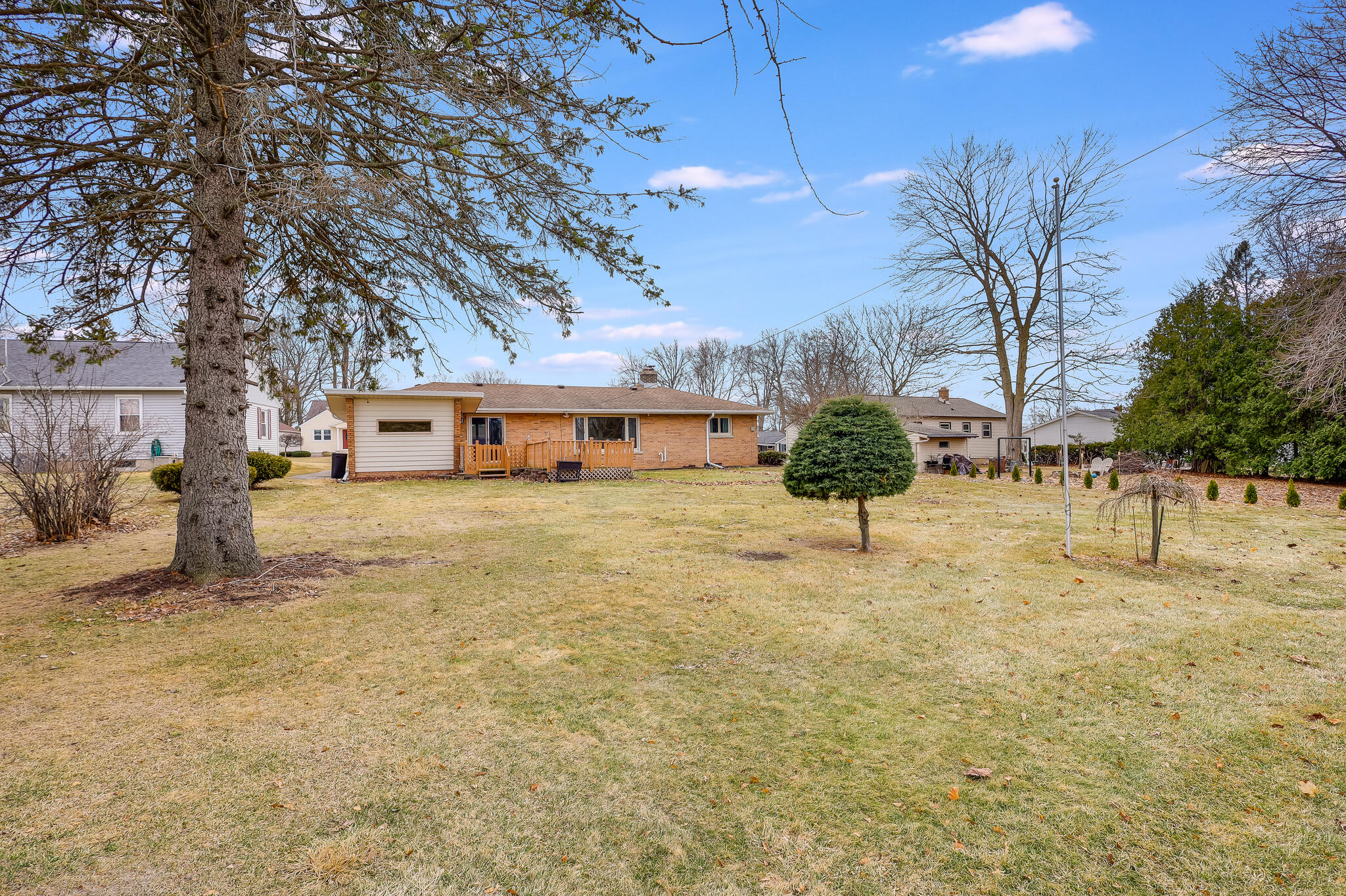 3702 Schroeder Dr