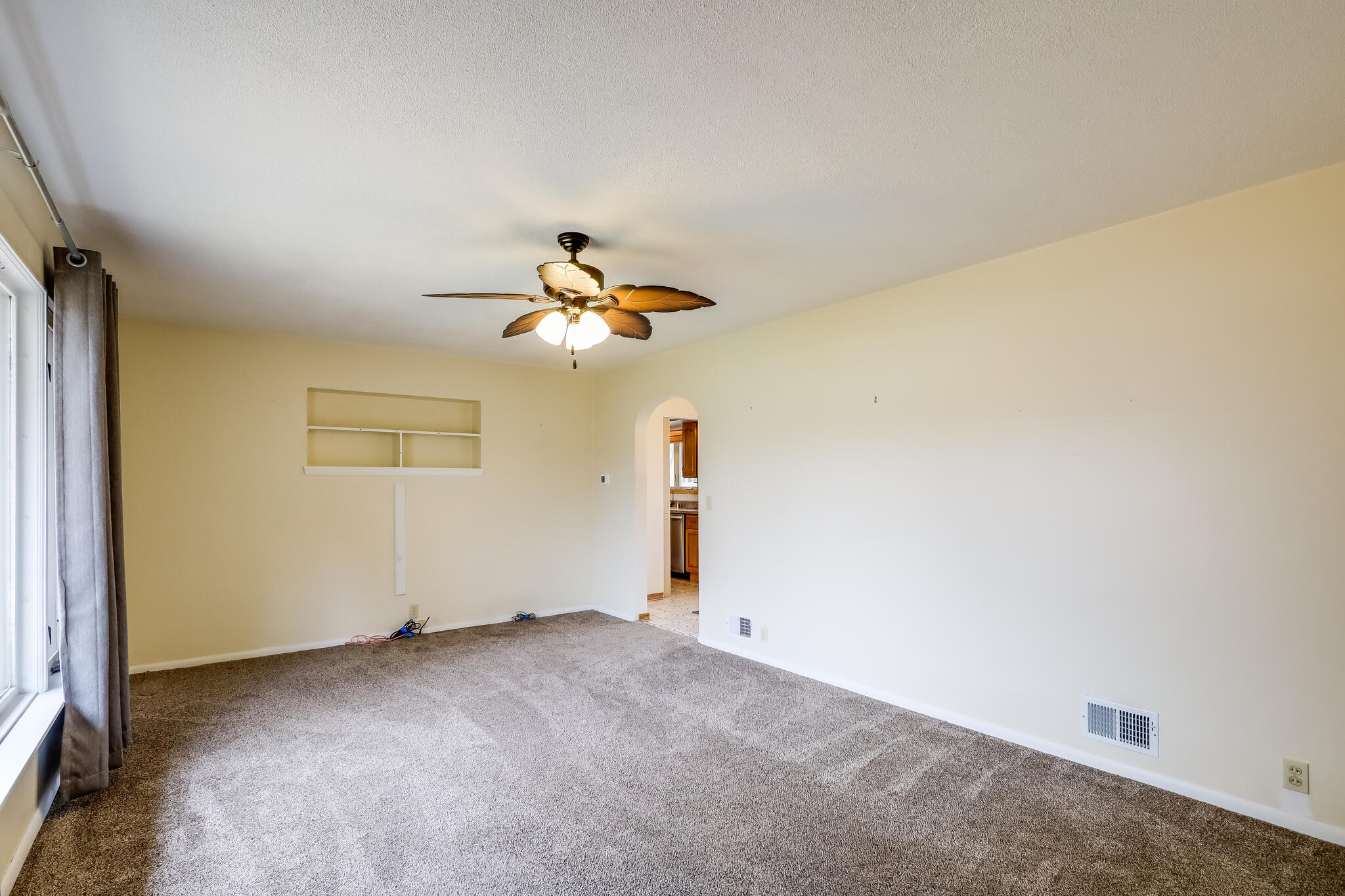 3702 Schroeder Dr