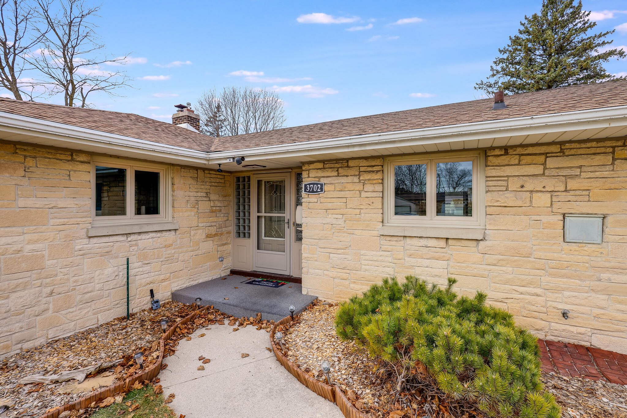 3702 Schroeder Dr