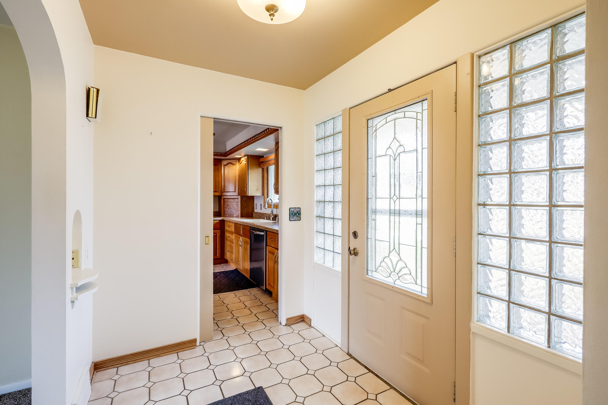 3702 Schroeder Dr