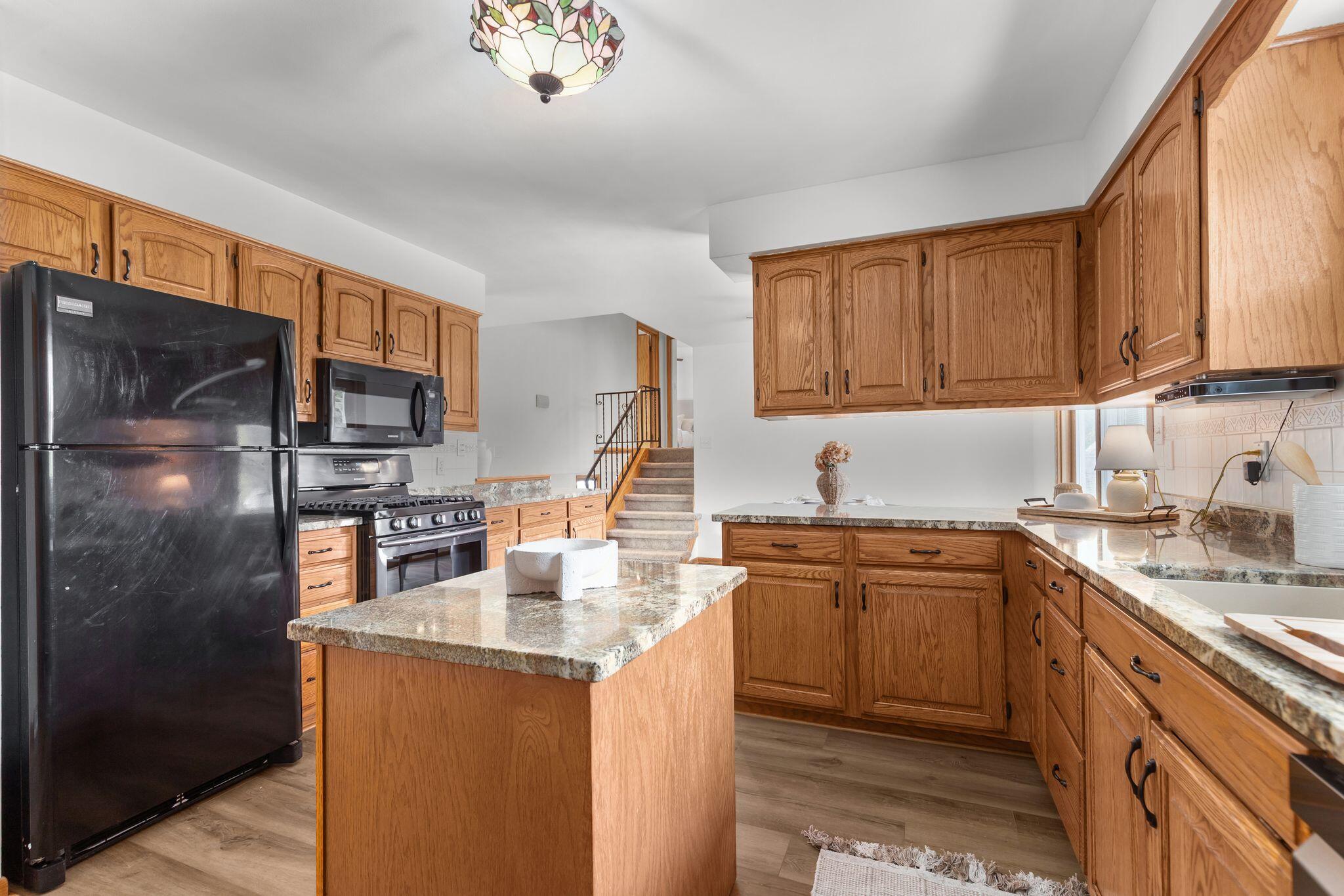 1764 Oakridge Ct