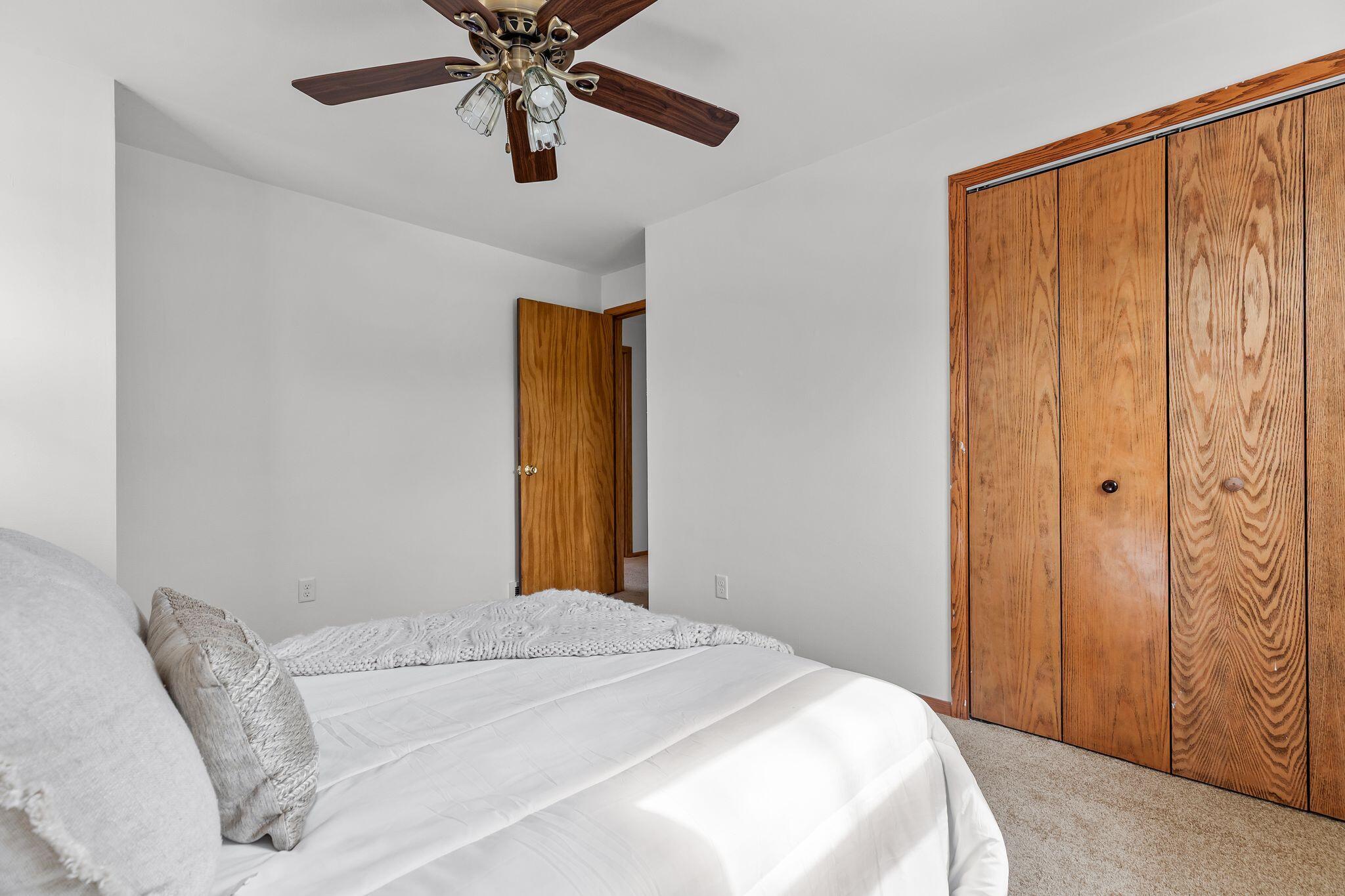 1764 Oakridge Ct