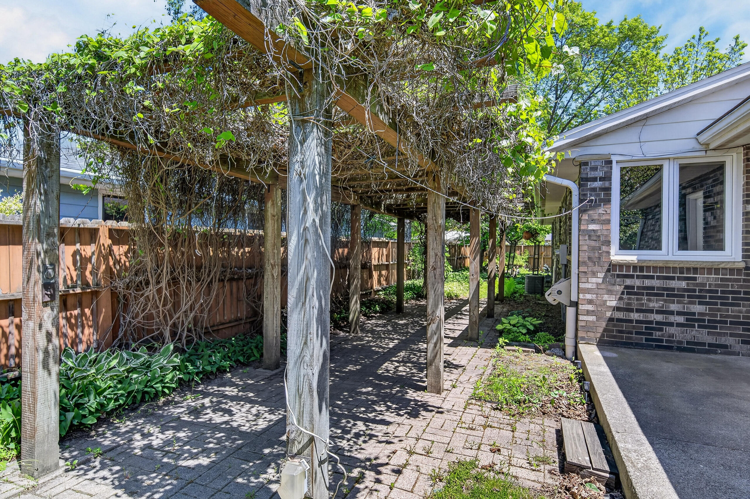 2506 Geele Ave