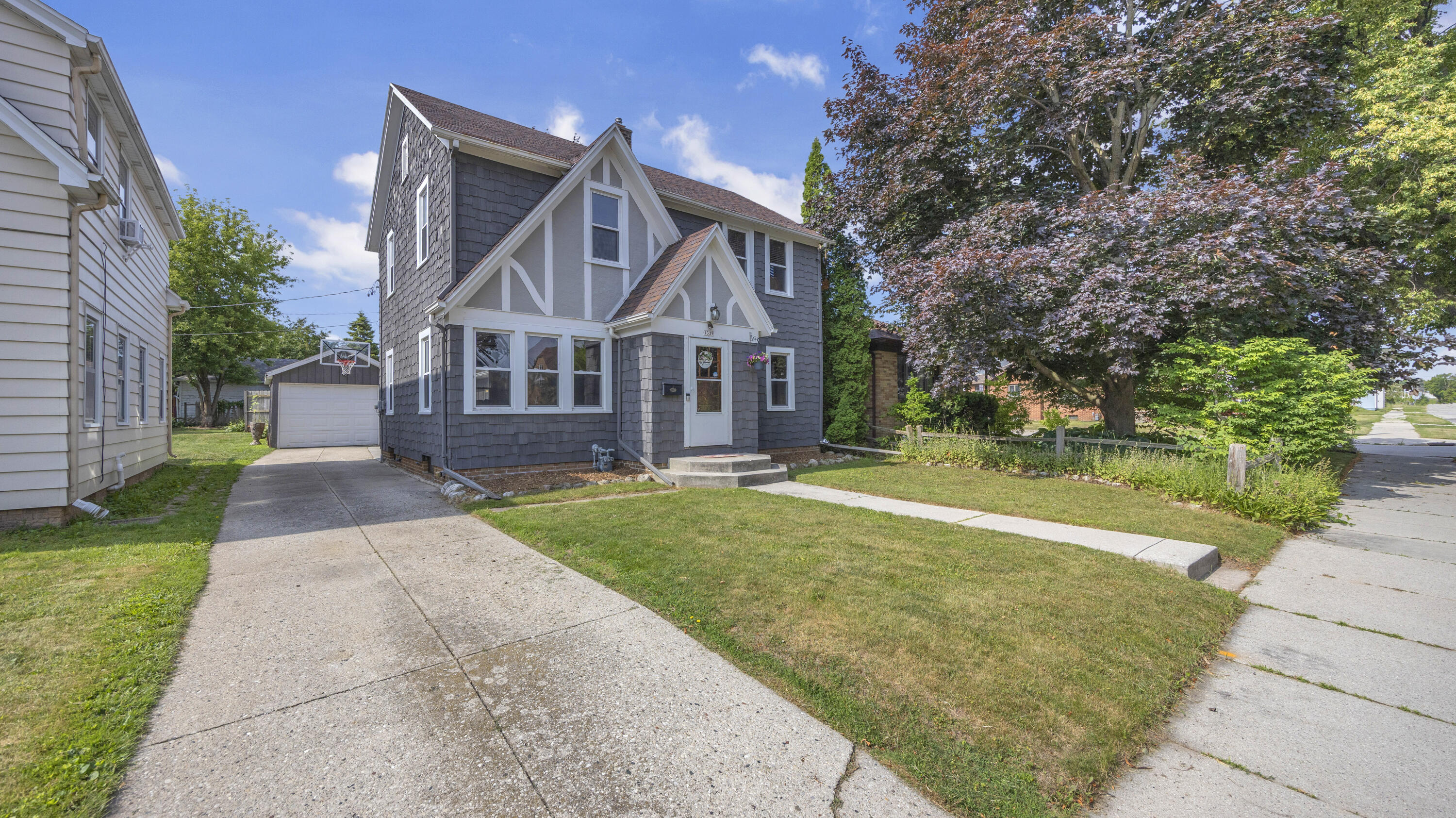 1339 Main Ave