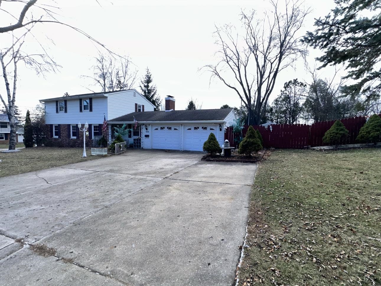 150 WOODVIEW Lane