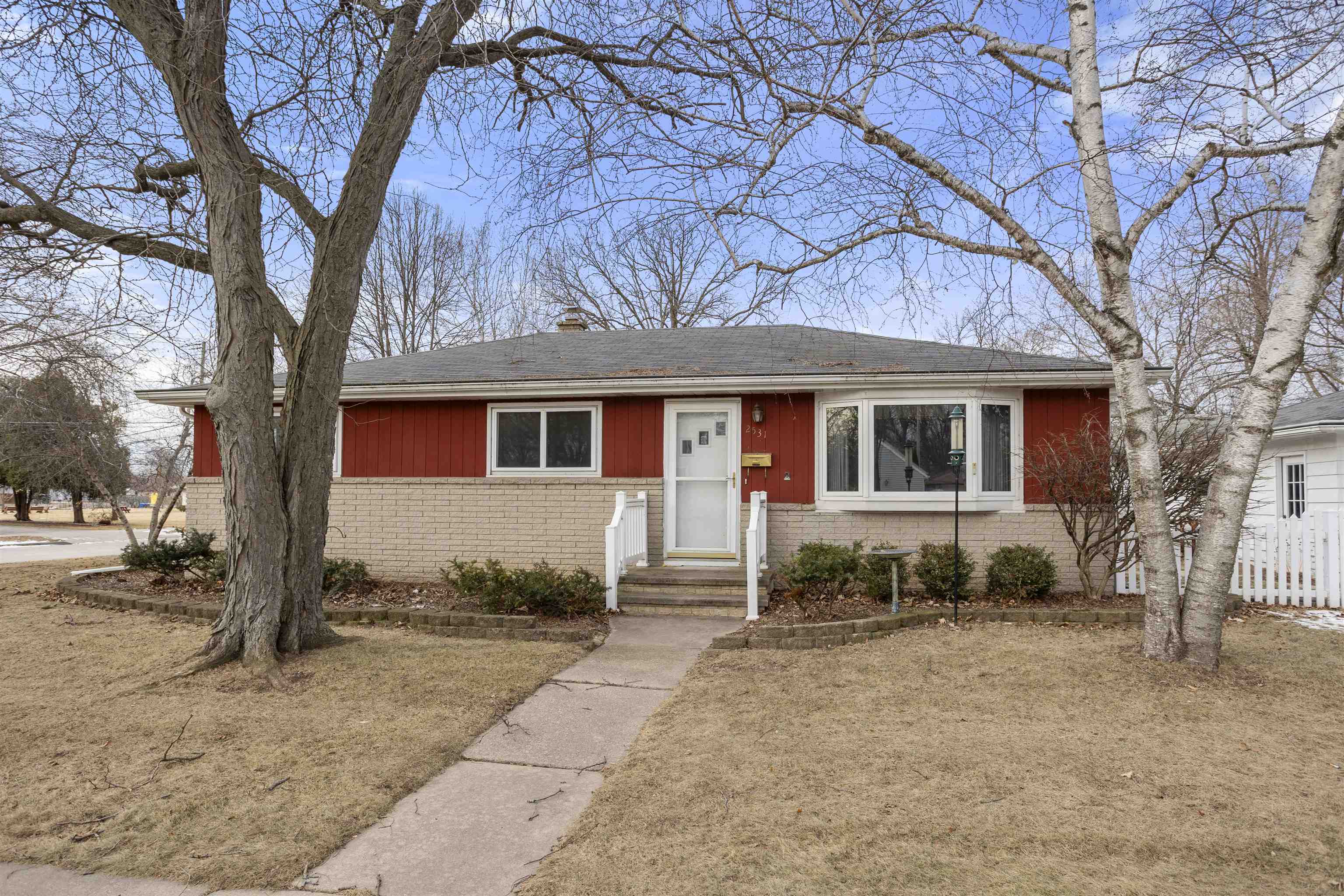 2531 S JACKSON Street