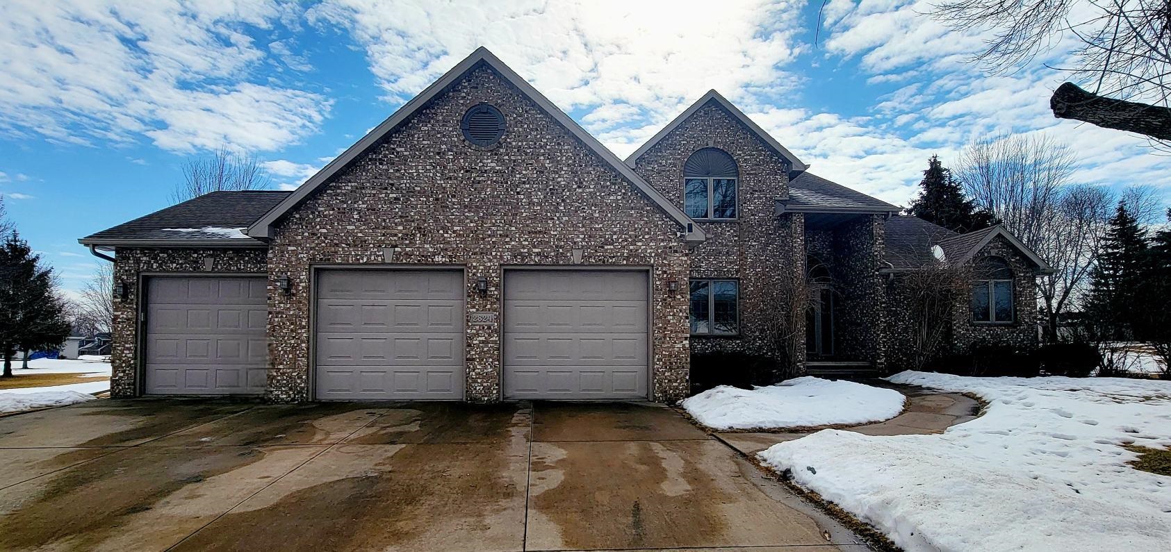 2824 SOUTHBREEZE Court