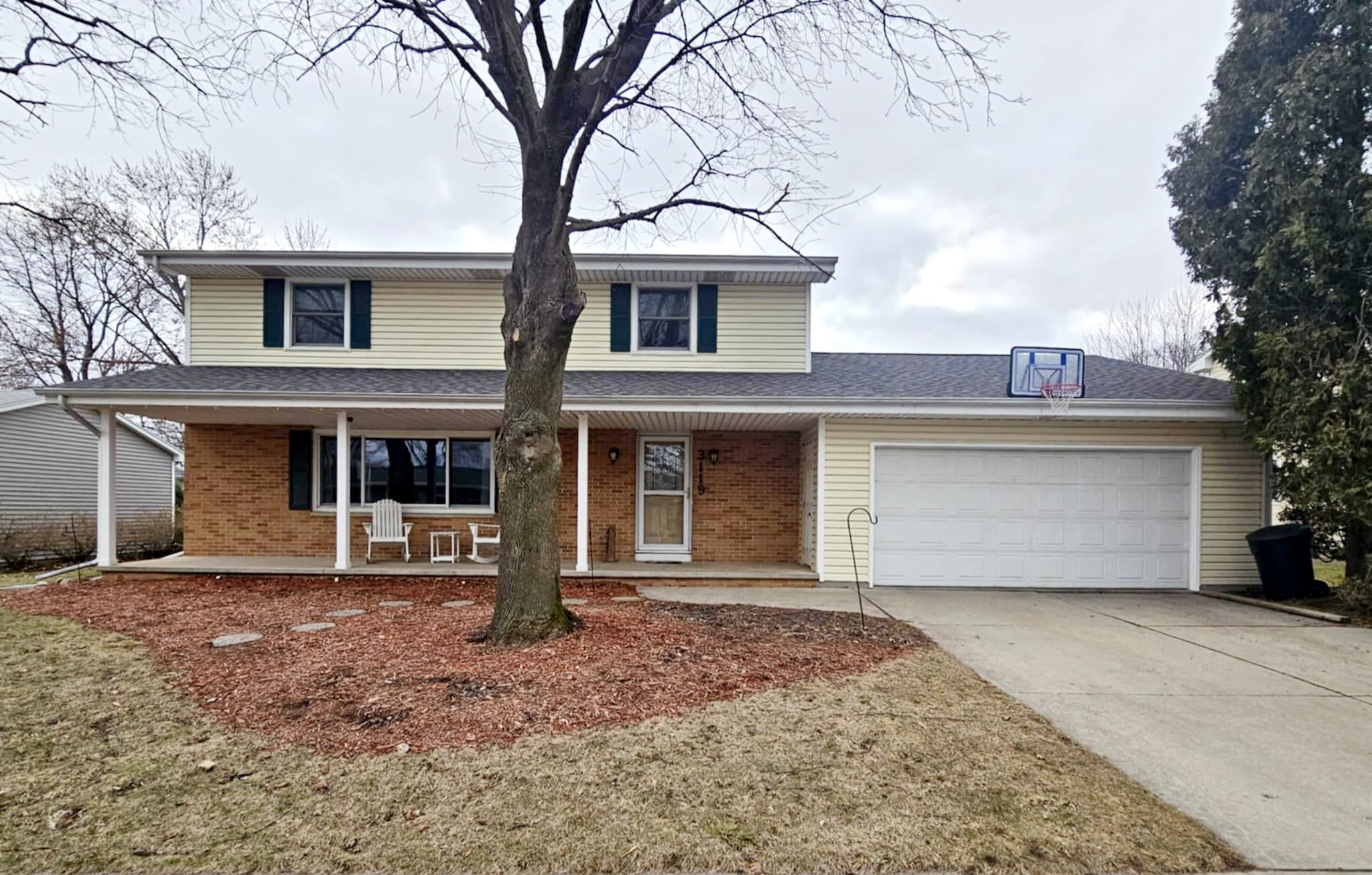 3119 N PEACHTREE Lane