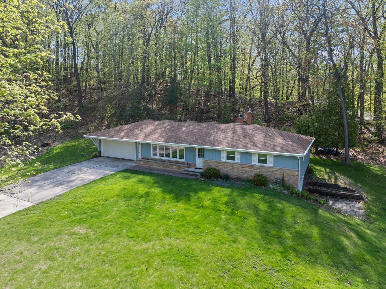 348 SWISS HILL Drive