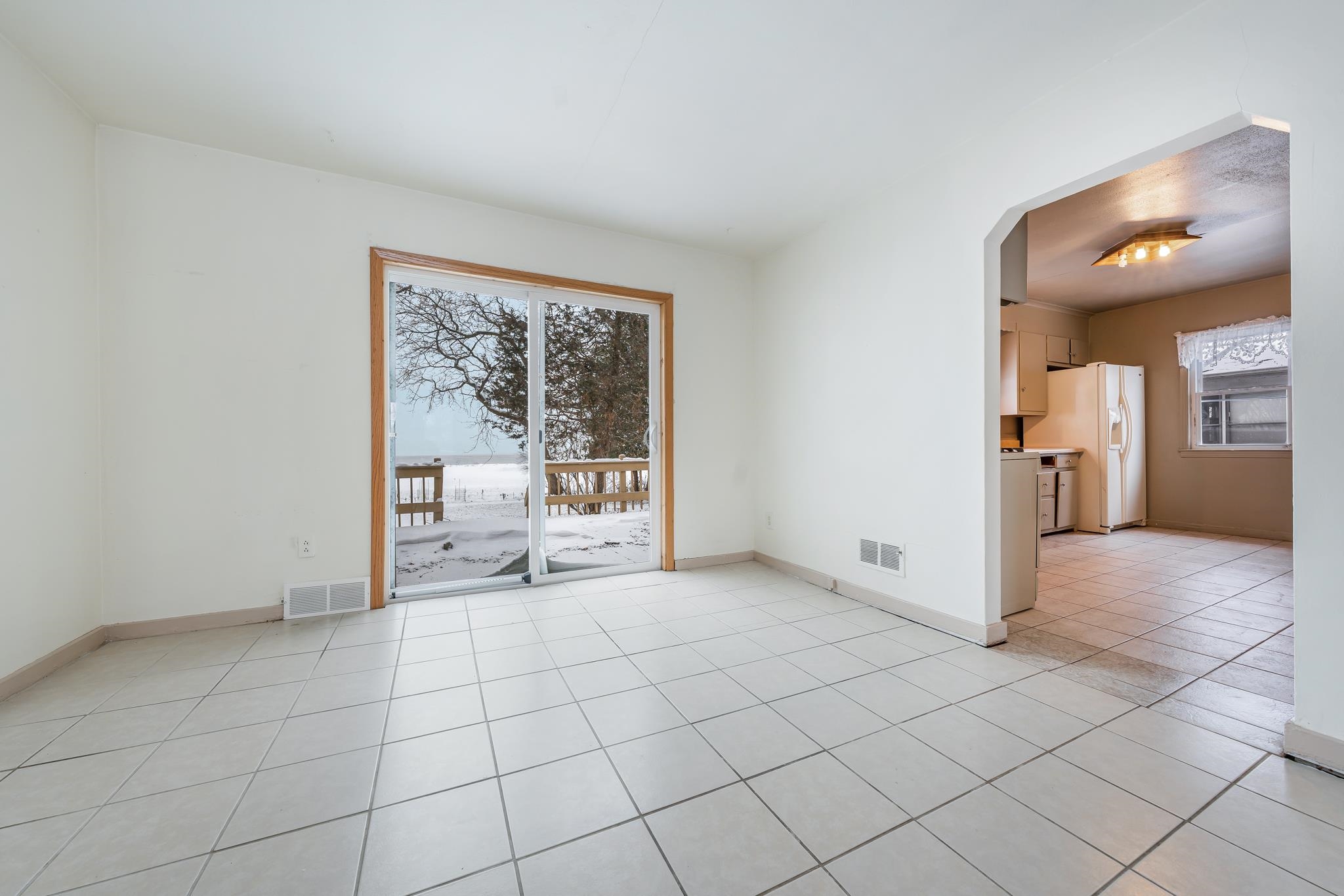 2453 EAST SHORE Drive