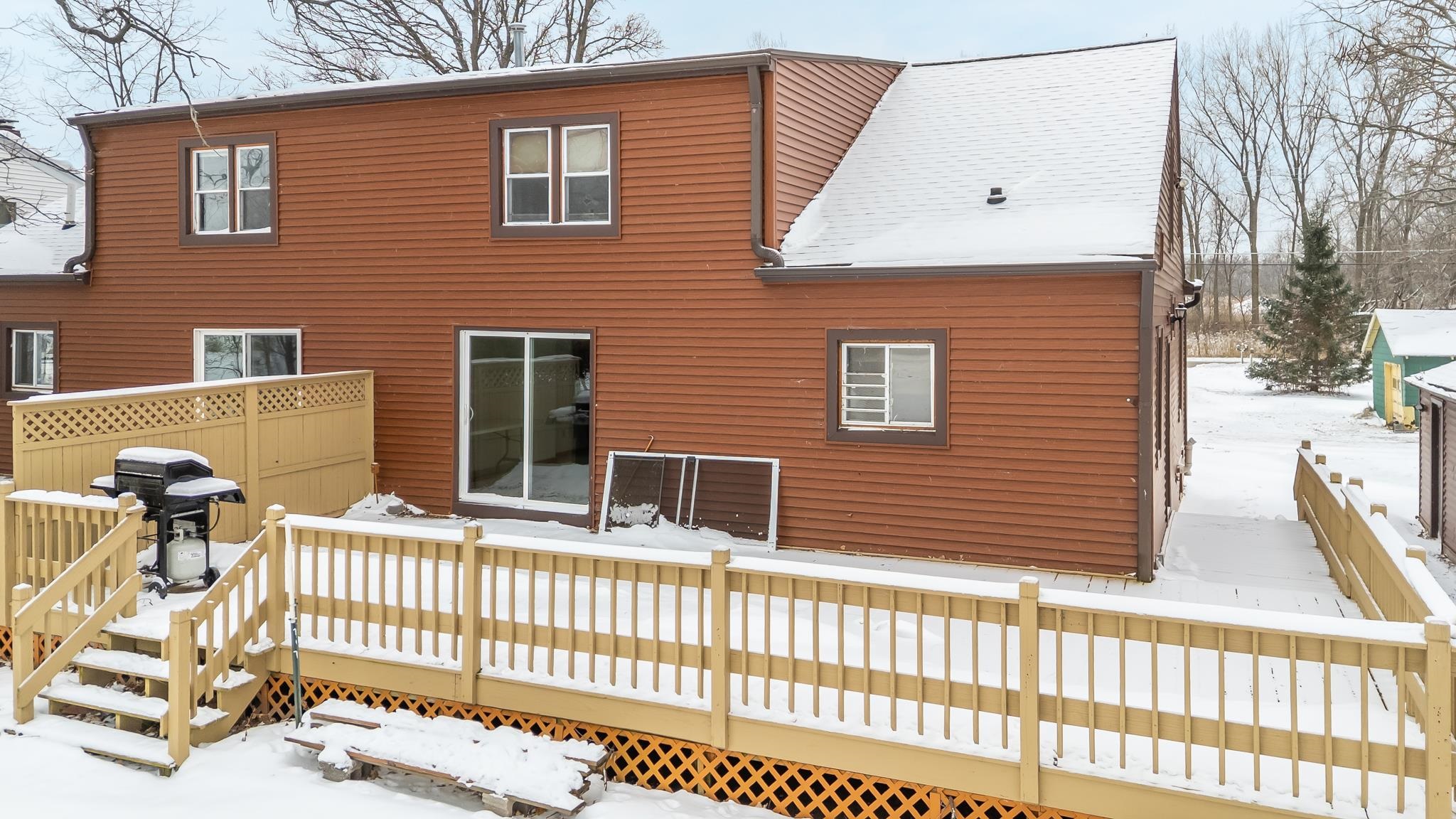 2453 EAST SHORE Drive