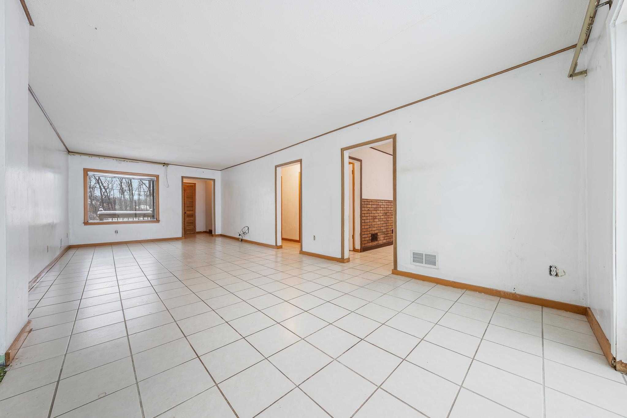 2453 EAST SHORE Drive