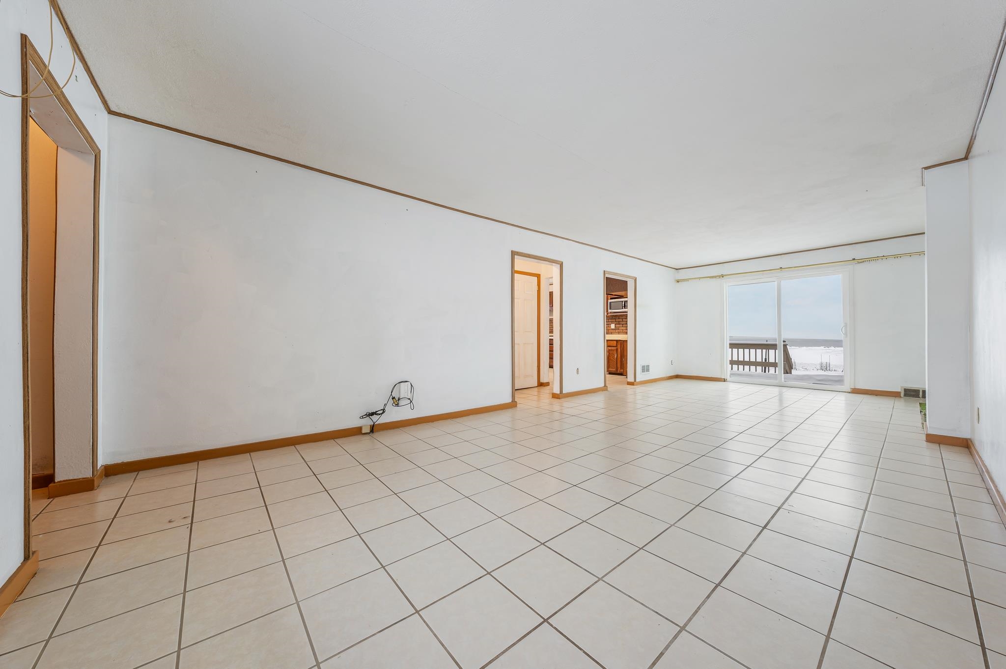 2453 EAST SHORE Drive