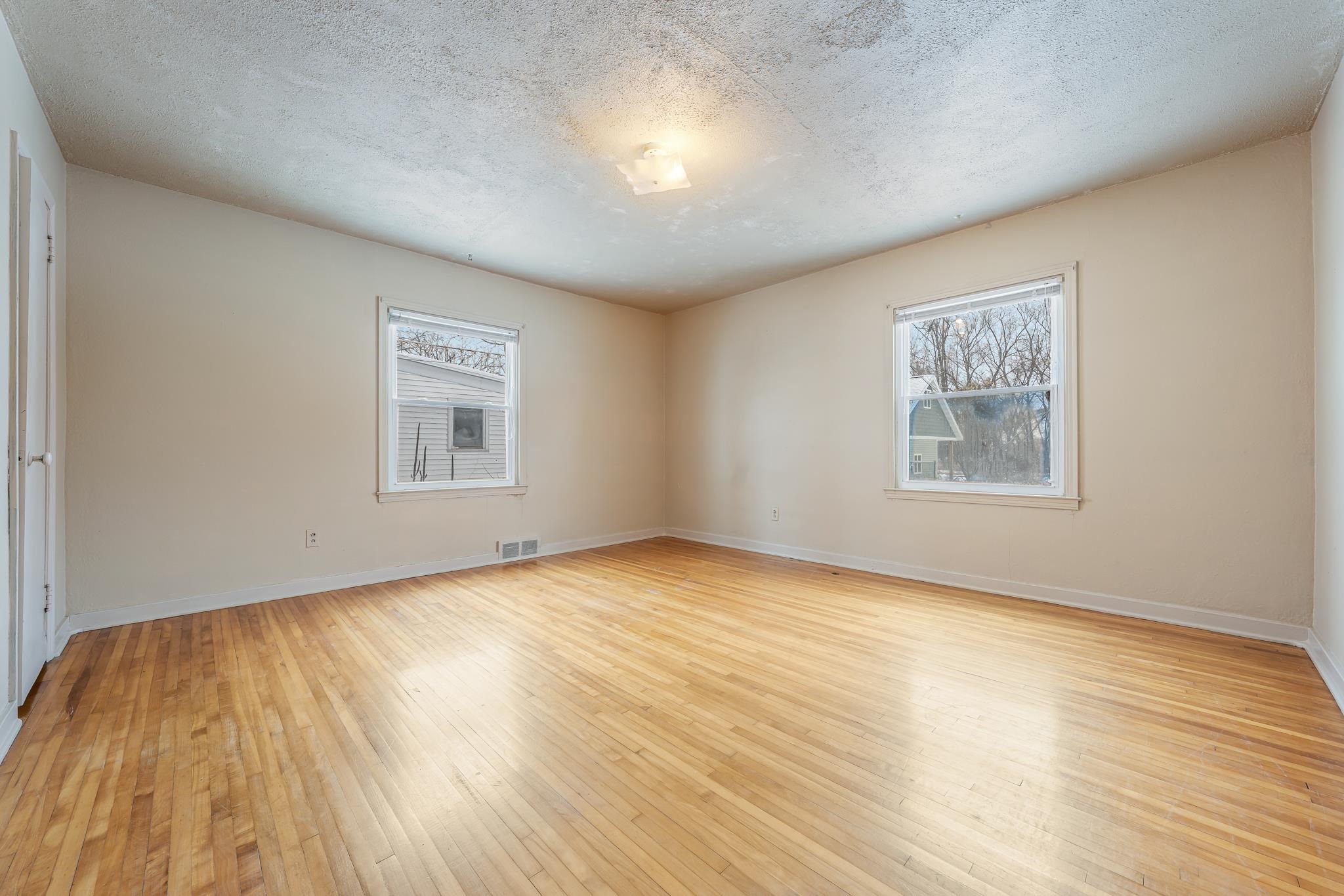 2453 EAST SHORE Drive