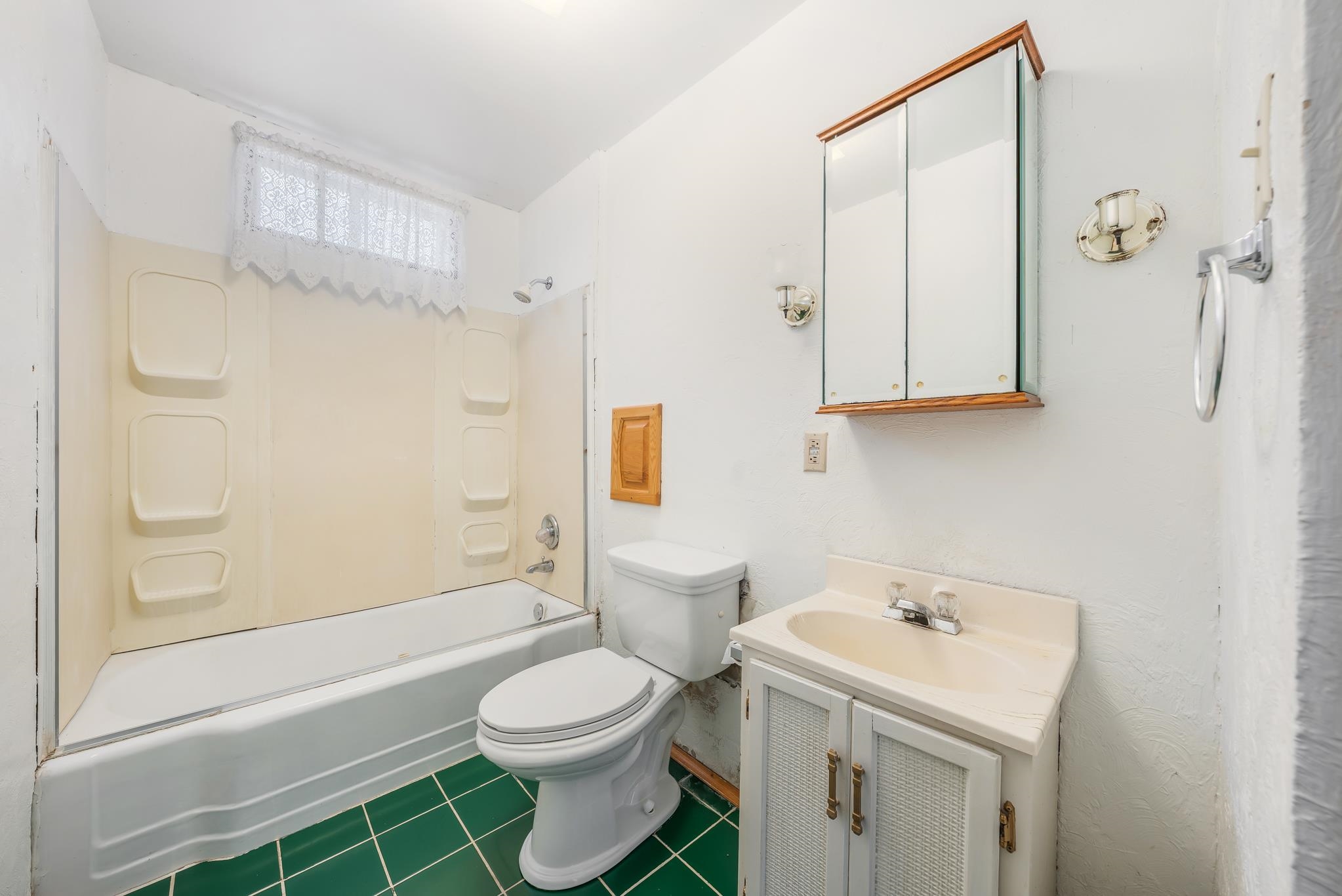 2453 EAST SHORE Drive