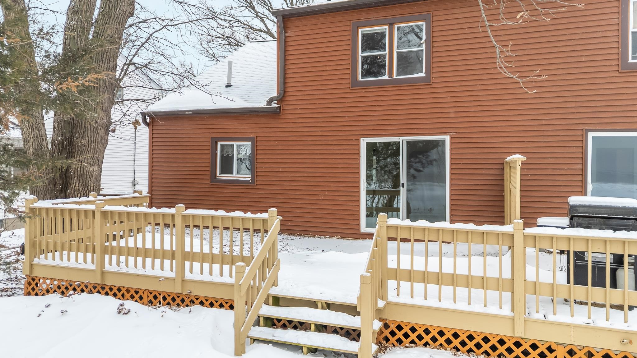 2453 EAST SHORE Drive