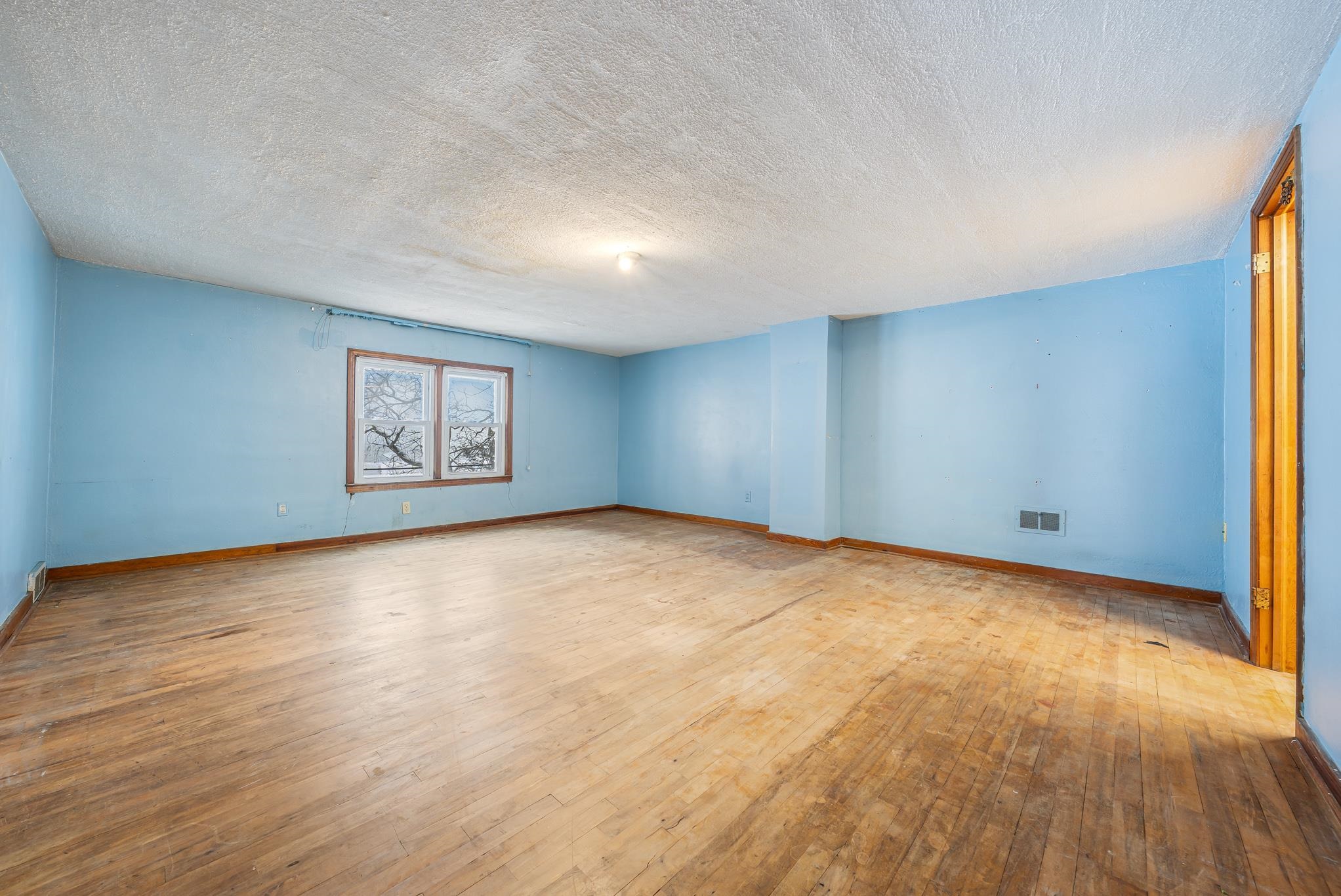 2453 EAST SHORE Drive