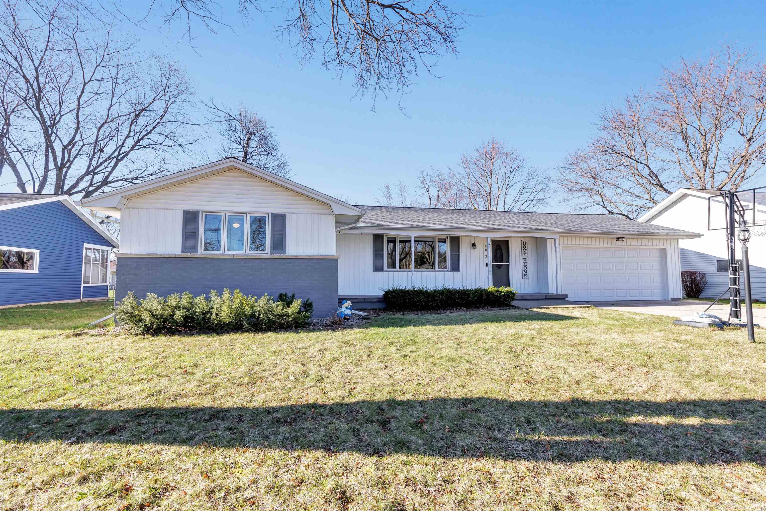 3012 LAWNDALE Drive