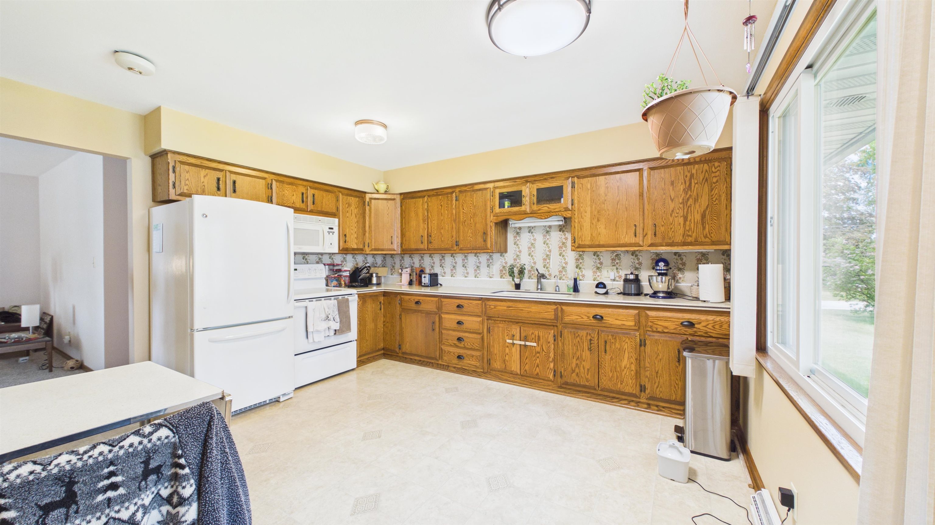 707 E 5TH Street