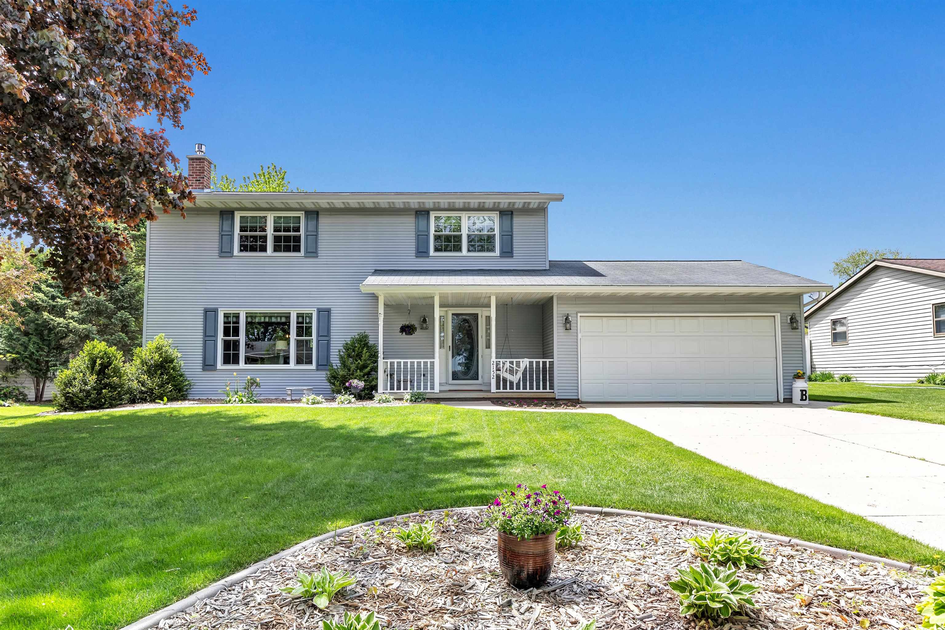 2152 WOODCREST Drive
