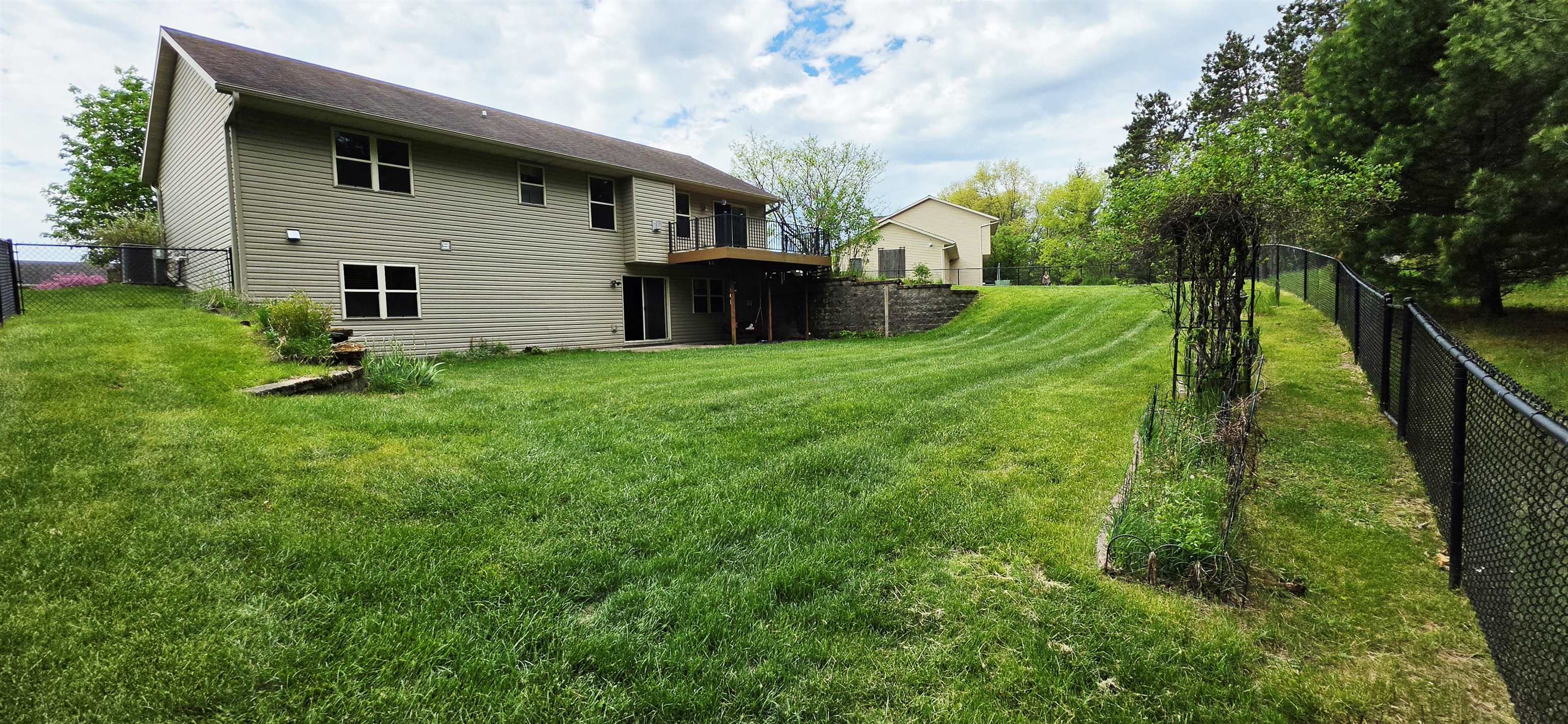 5710 RIPPLING CREEK Drive