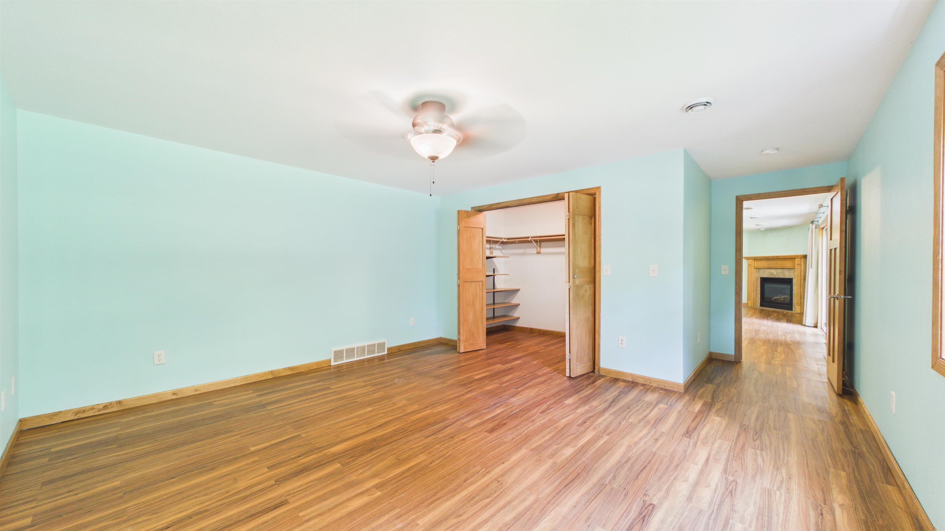 5710 RIPPLING CREEK Drive