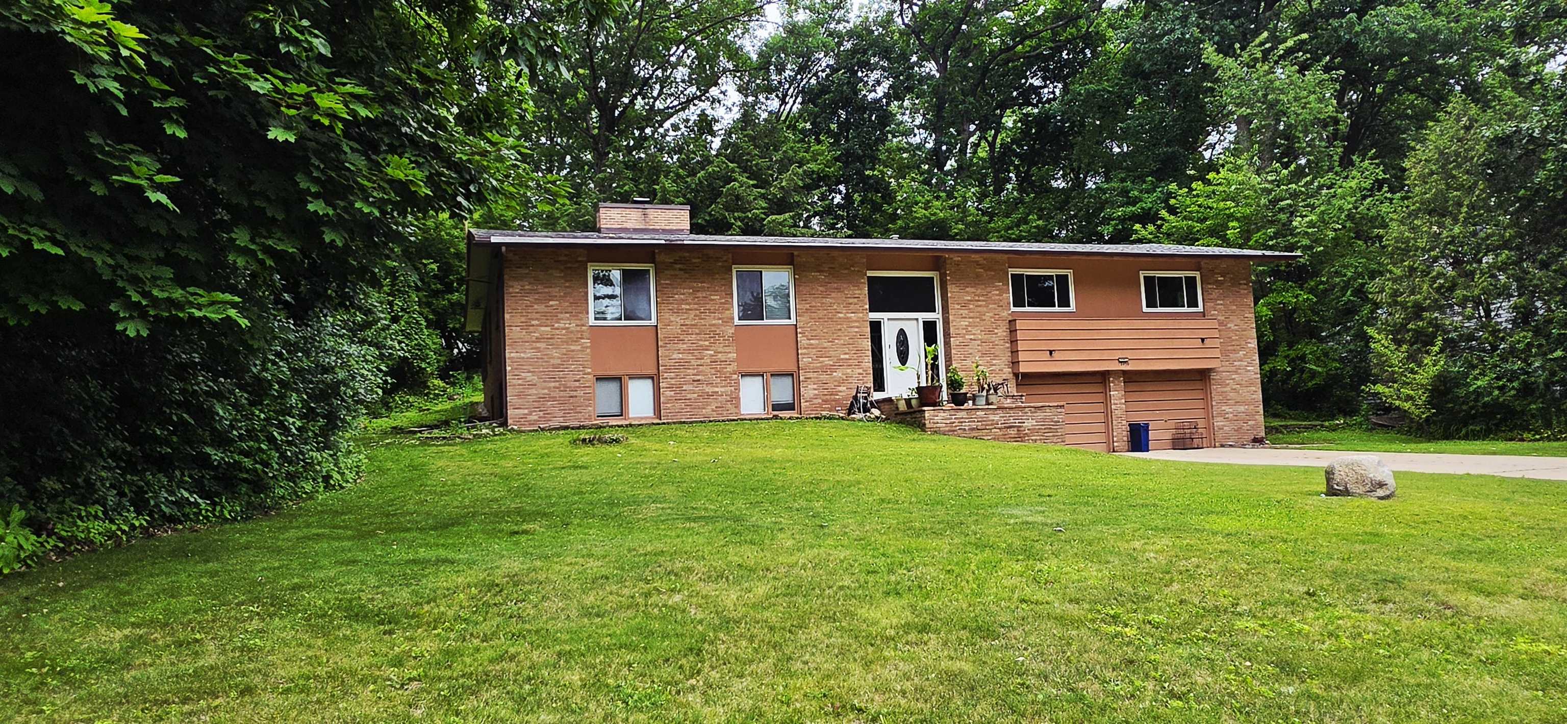 2450 BRENNER Place