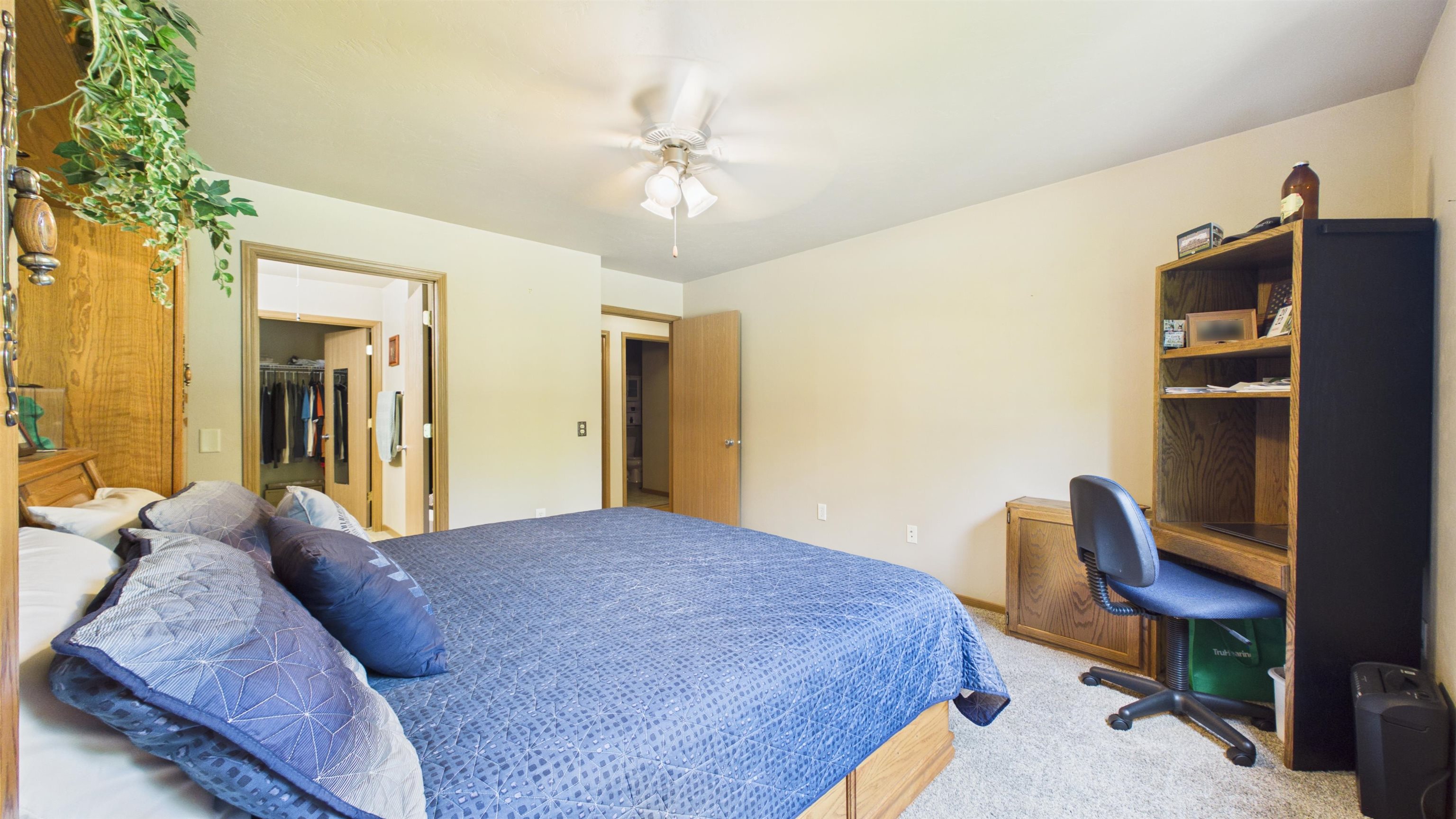3325 N CASALOMA Drive Unit: 40