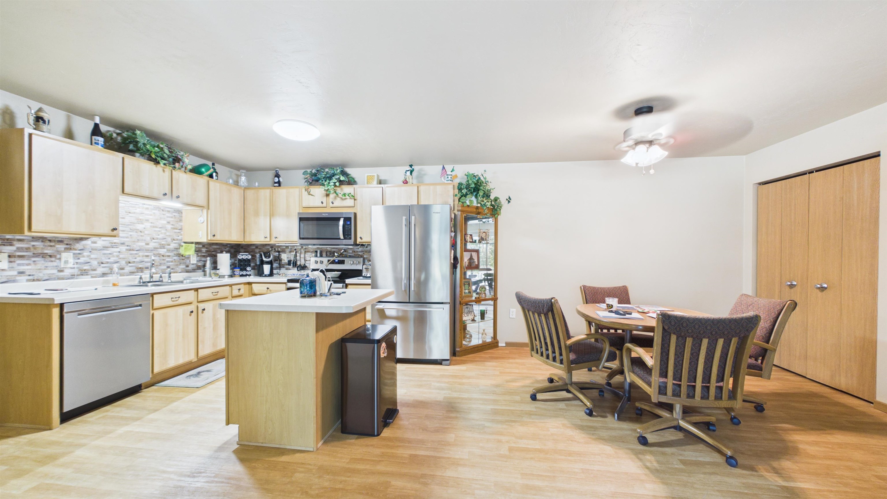 3325 N CASALOMA Drive Unit: 40