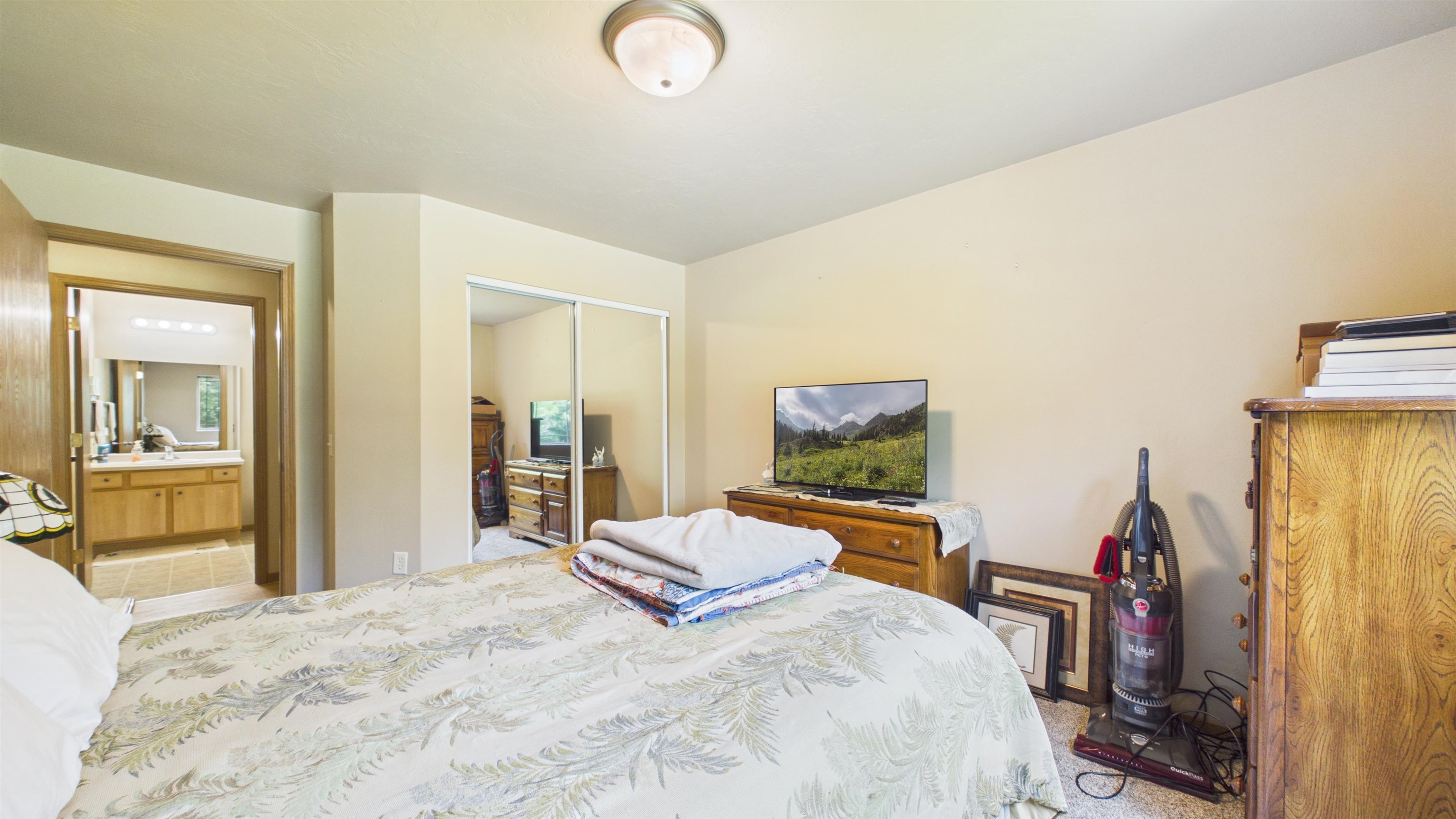 3325 N CASALOMA Drive Unit: 40