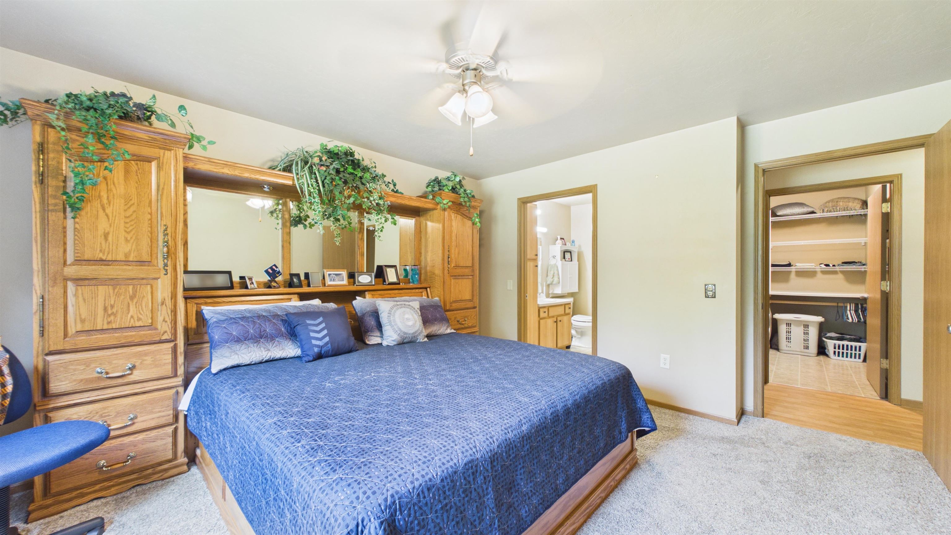 3325 N CASALOMA Drive Unit: 40