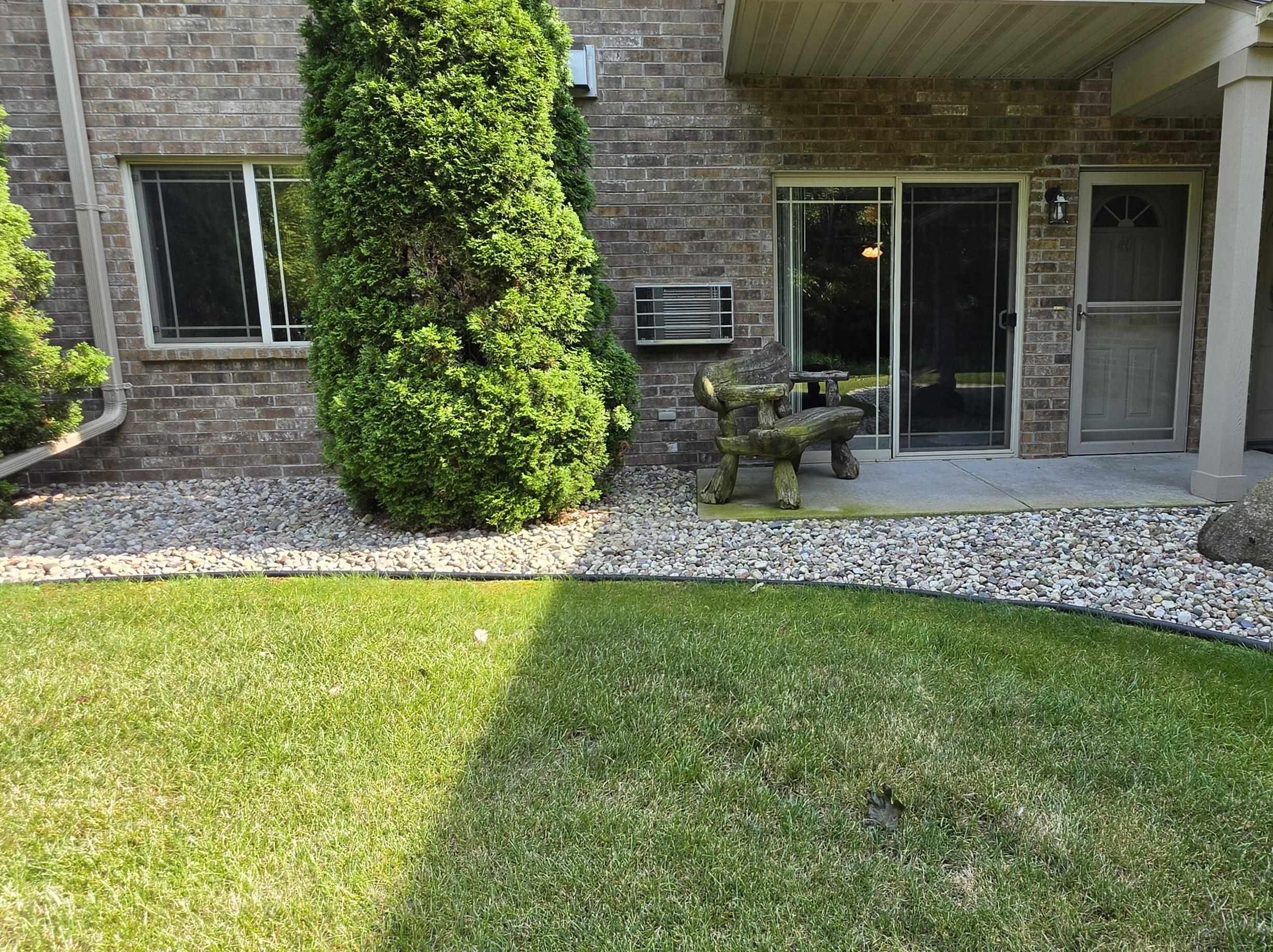 3325 N CASALOMA Drive Unit: 40