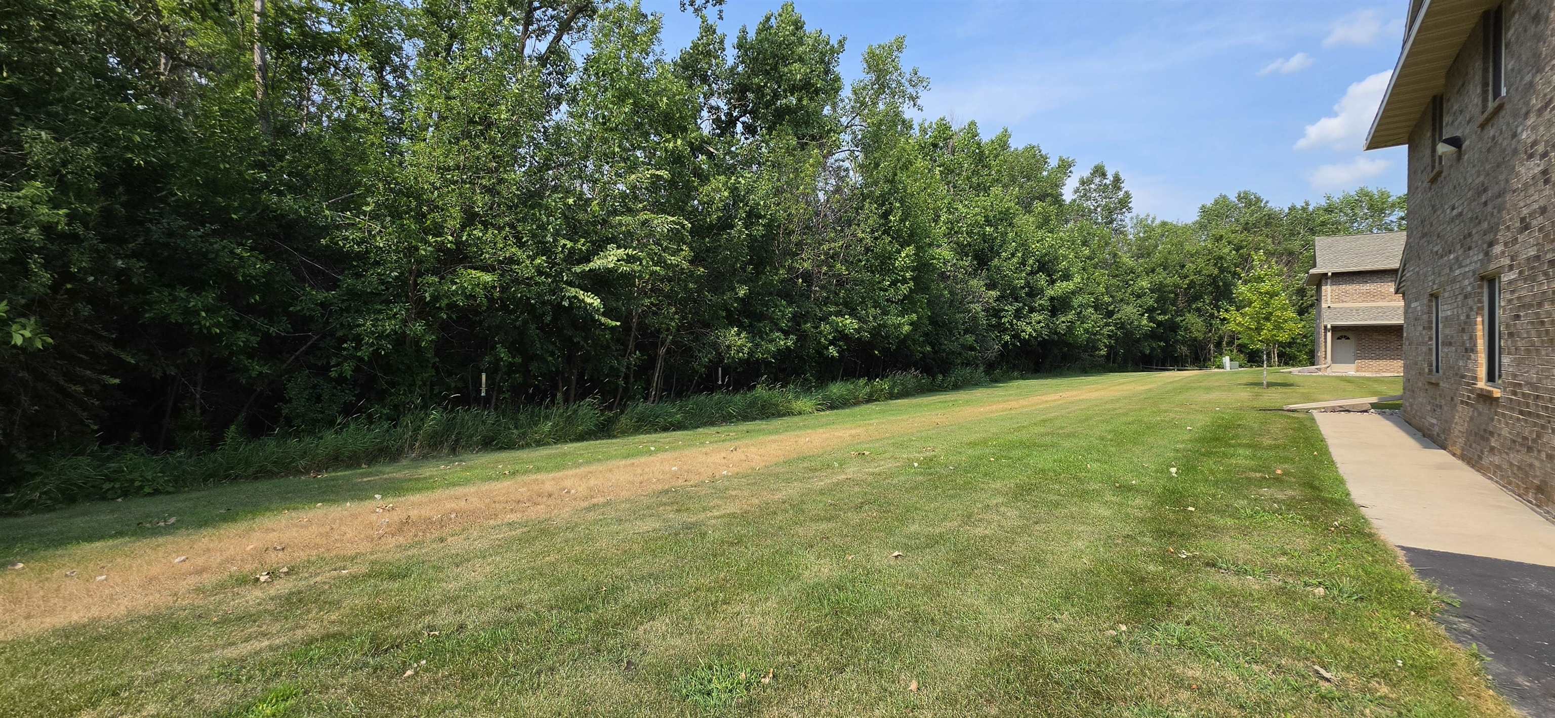 3325 N CASALOMA Drive Unit: 40