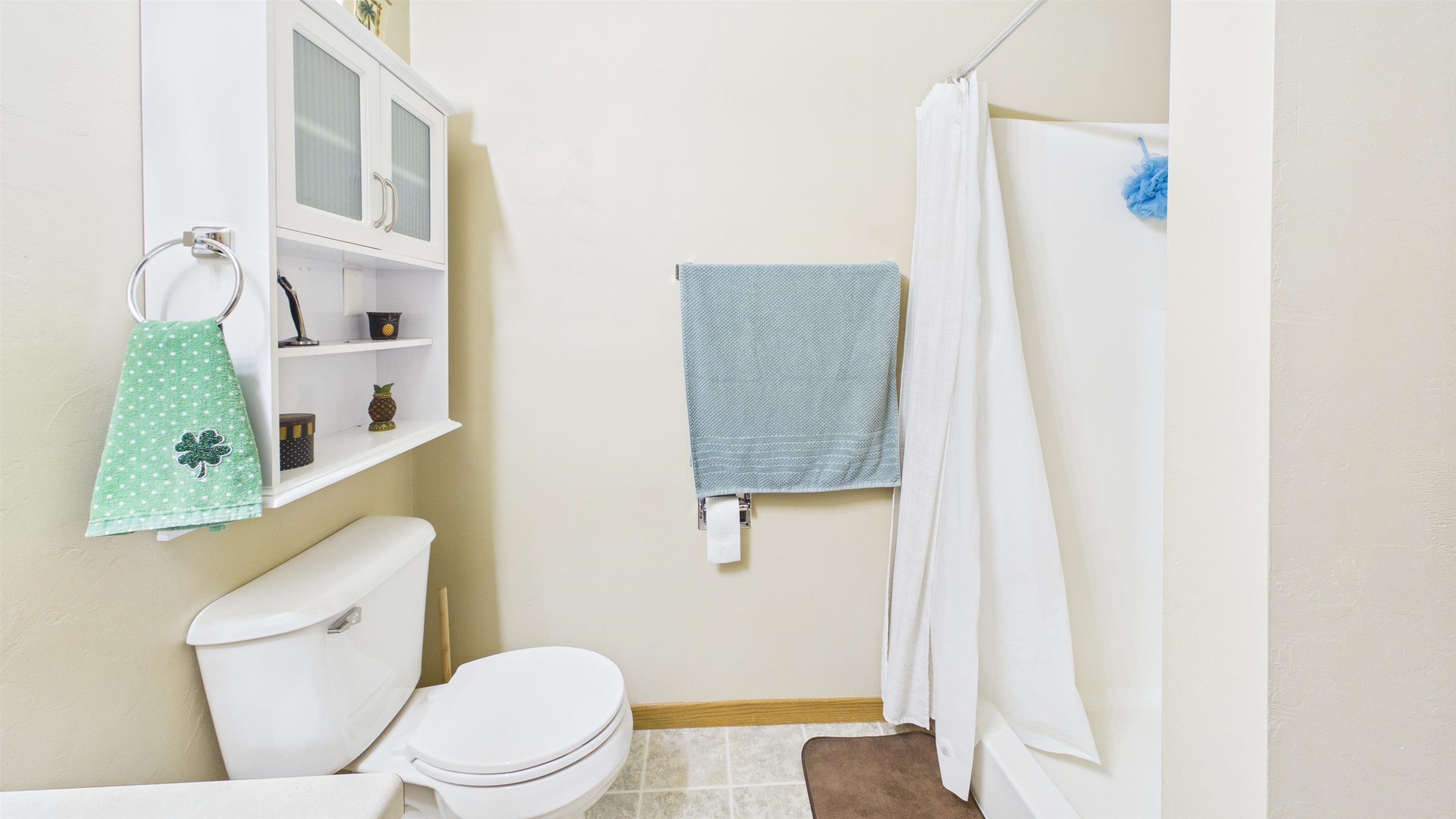 3325 N CASALOMA Drive Unit: 40