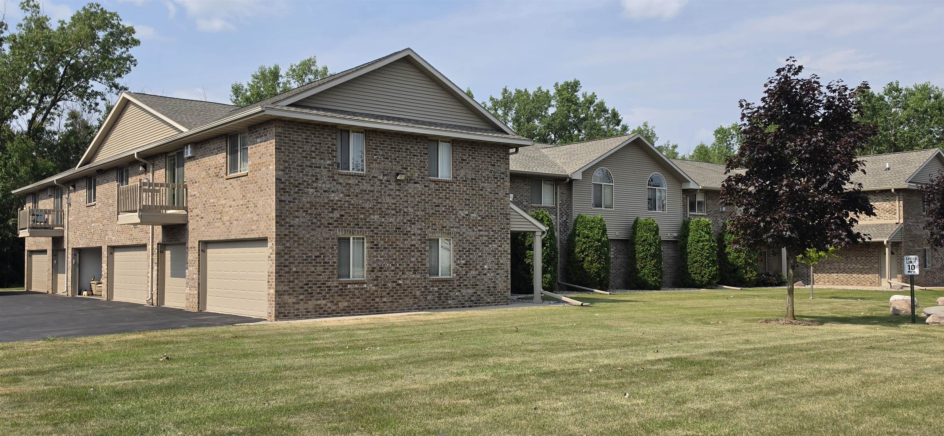 3325 N CASALOMA Drive Unit: 40