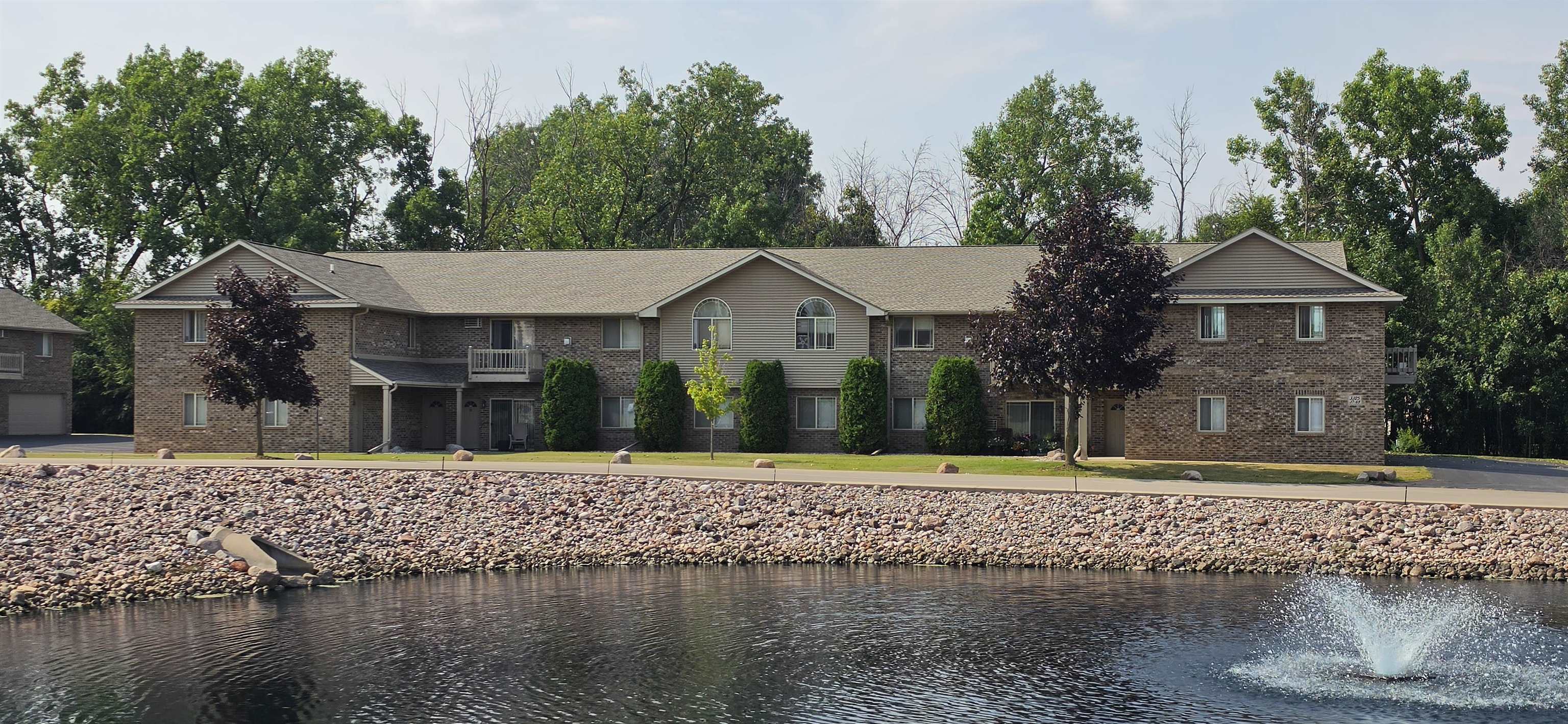 3325 N CASALOMA Drive Unit: 40