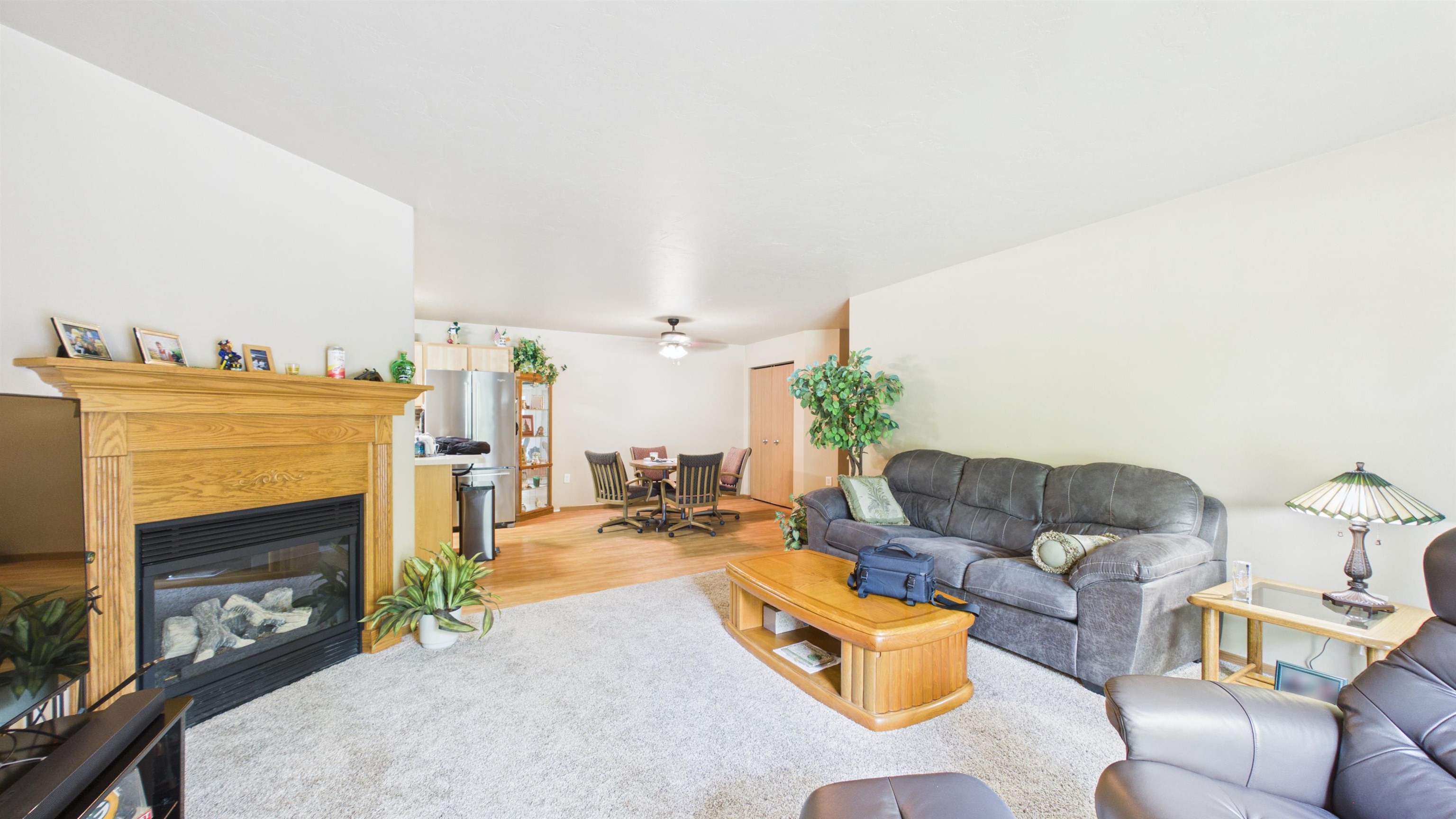 3325 N CASALOMA Drive Unit: 40