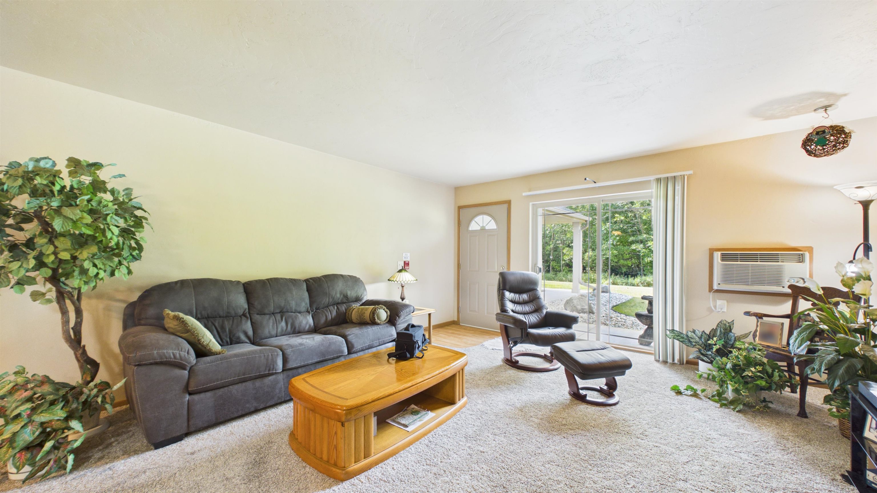 3325 N CASALOMA Drive Unit: 40