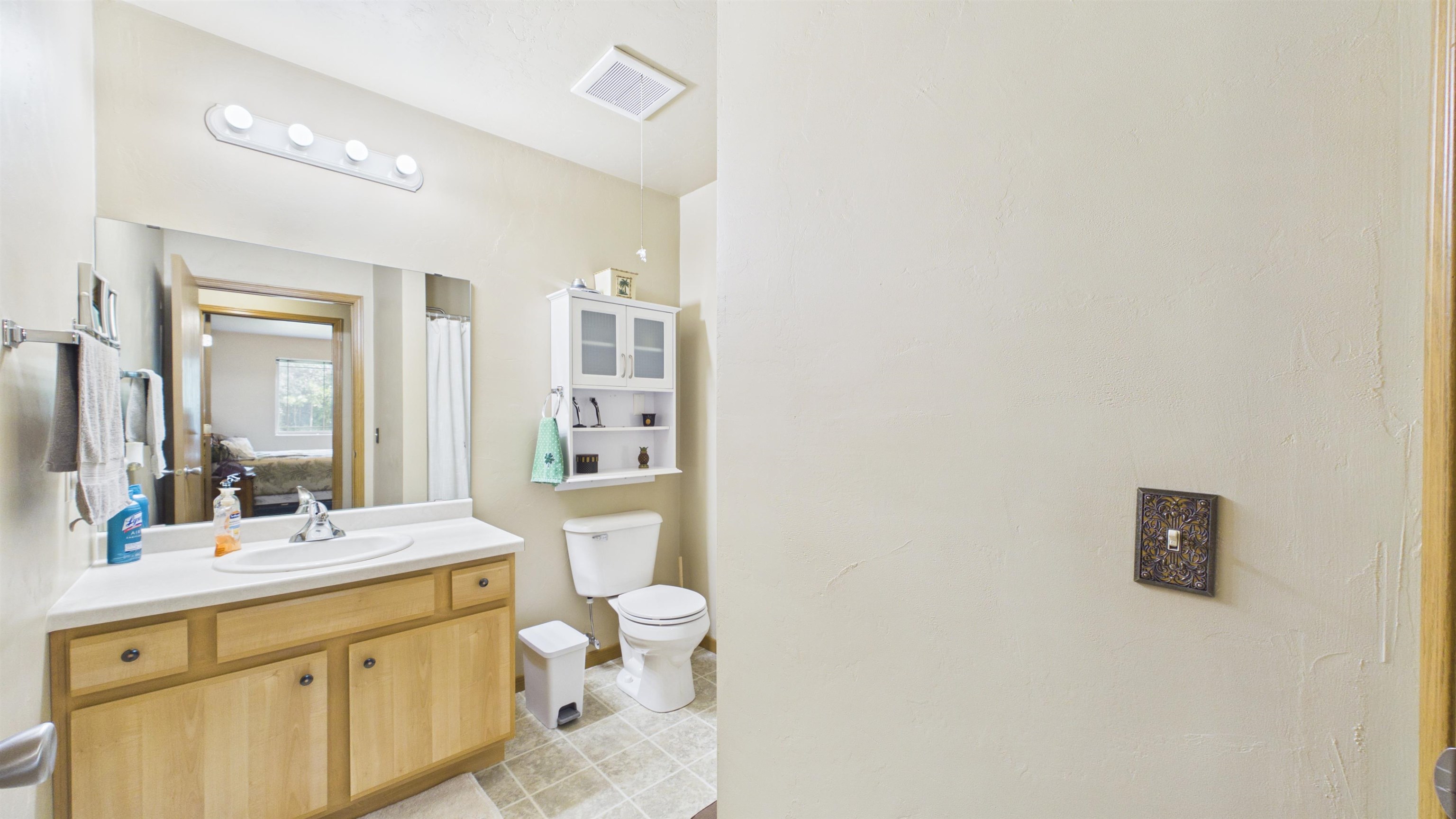 3325 N CASALOMA Drive Unit: 40
