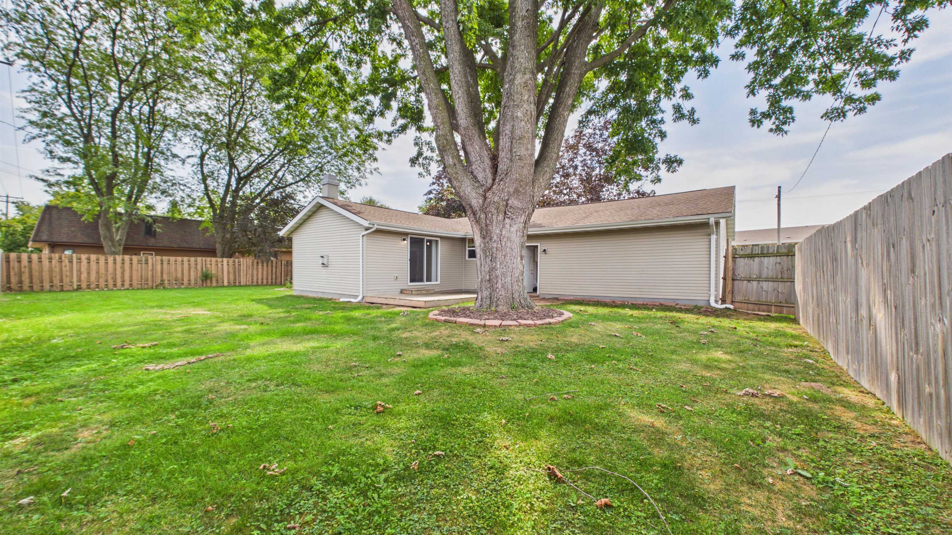 2208 N LINWOOD Avenue