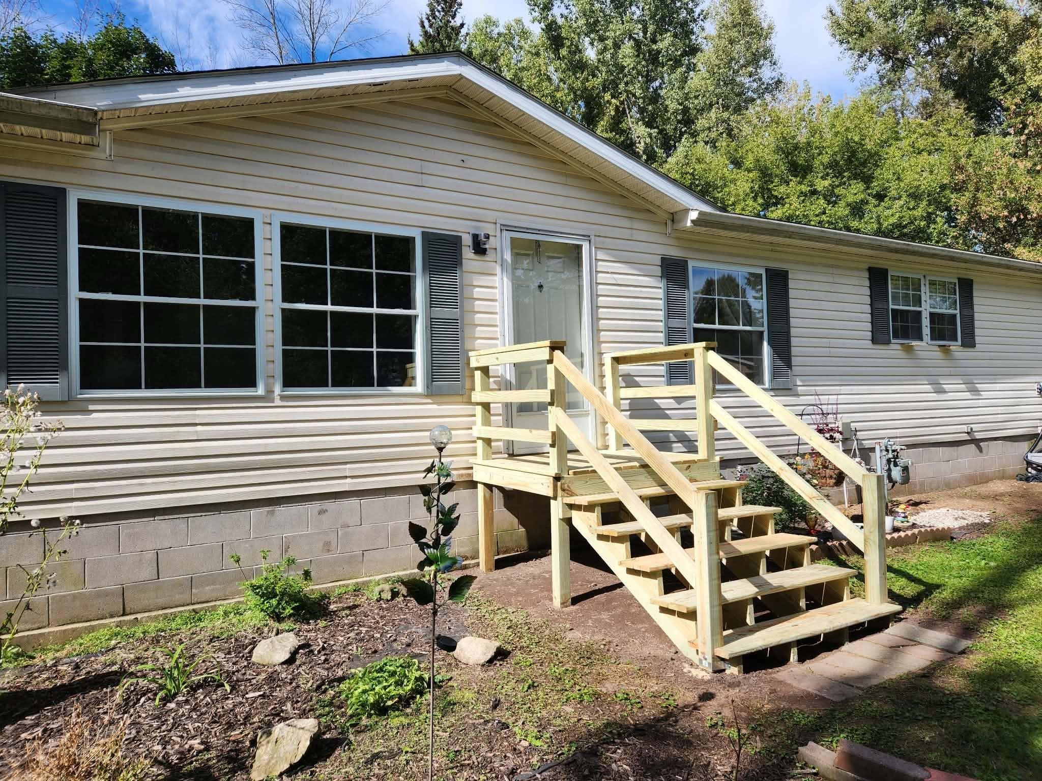 813 POSEY Court