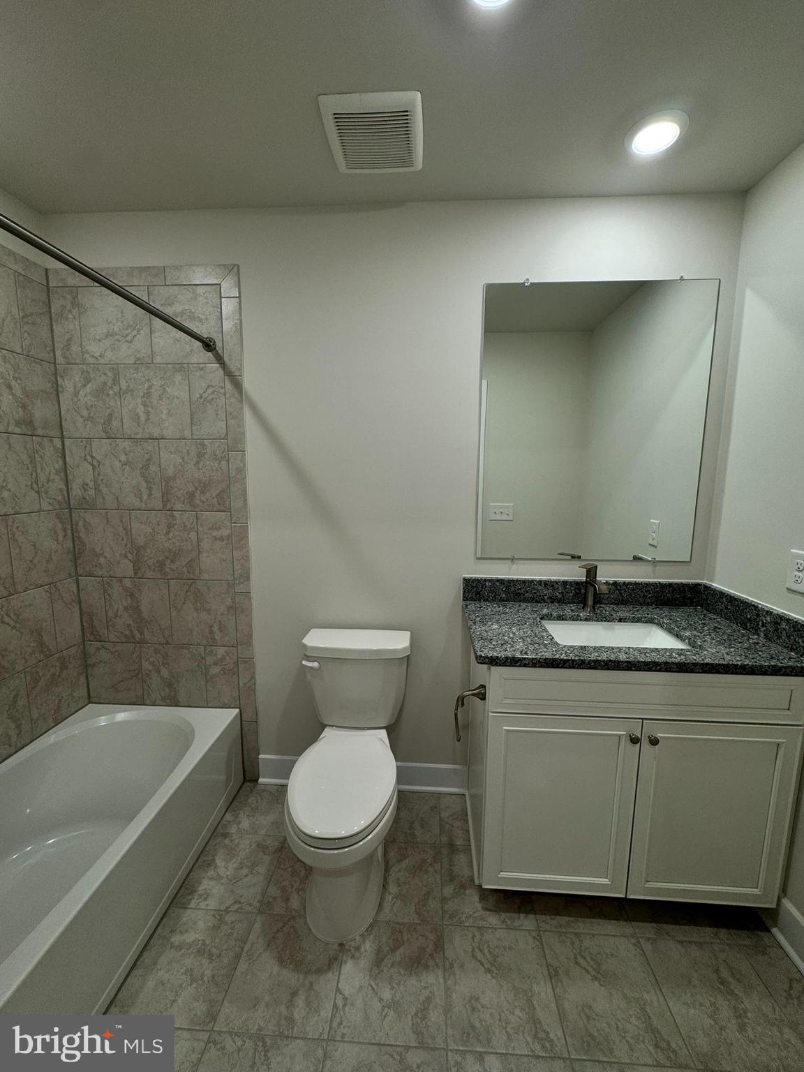 2208 WINTERBERRY LANE I