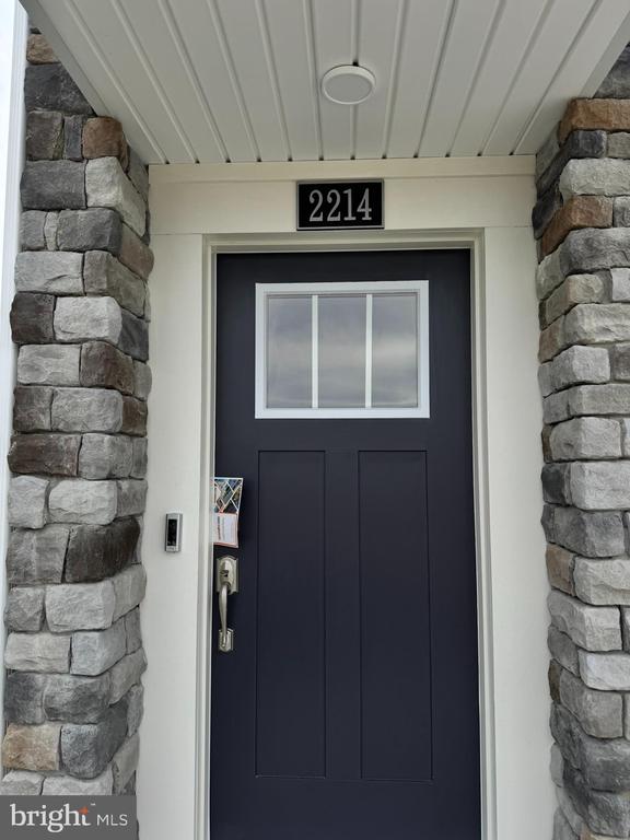 2214 WINTERBERRY LANE I