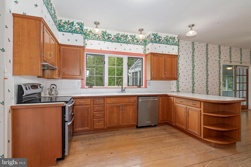 412 FRIENDSHIP DRIVE