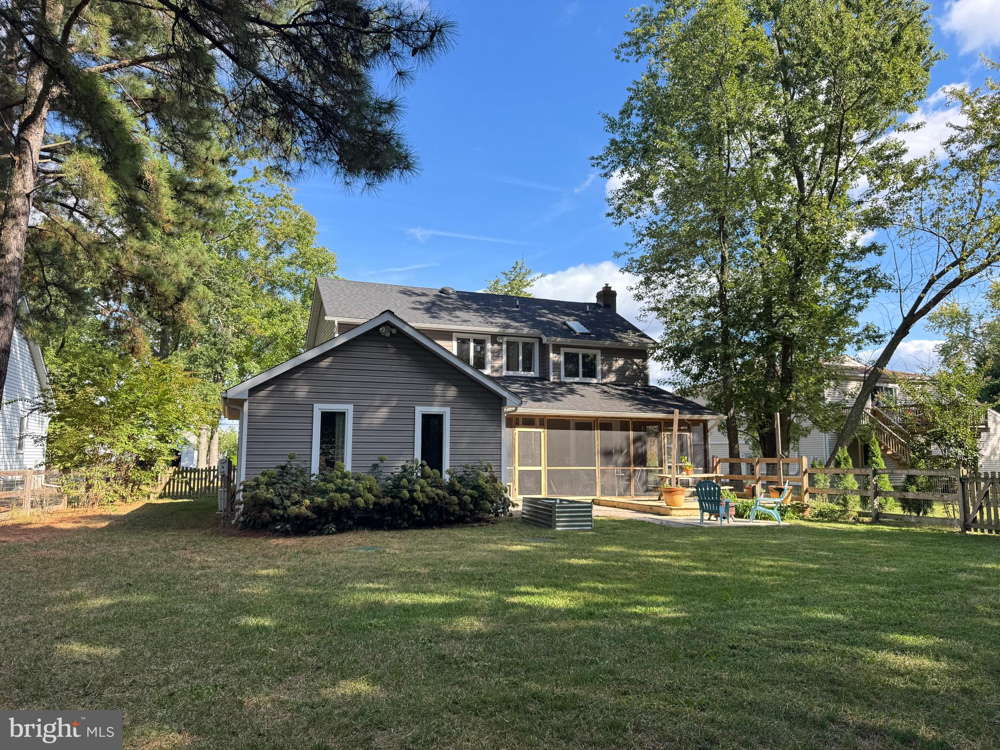 211 QUEEN ANNE ROAD